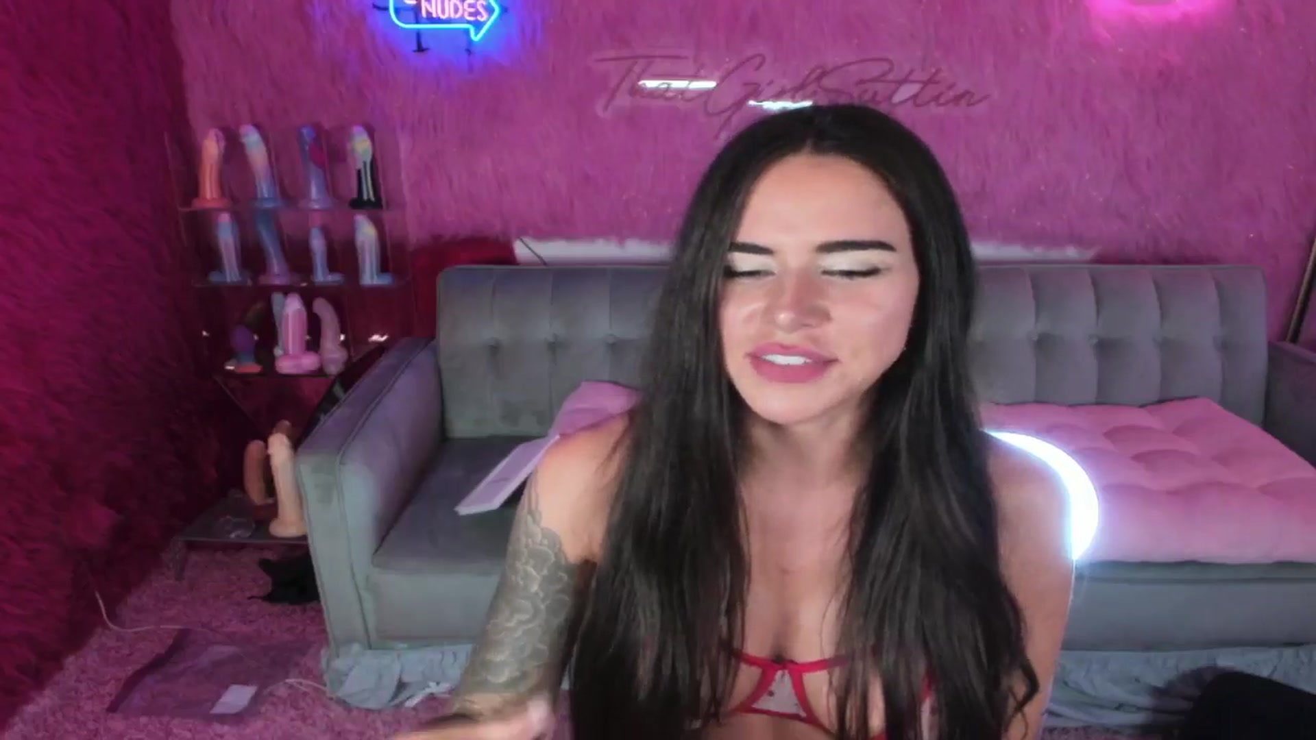 Gallery image thumbnail from thatgrlsuttin's myfreecams stream on, 08/01/2024, 03:02 image 8 of 20