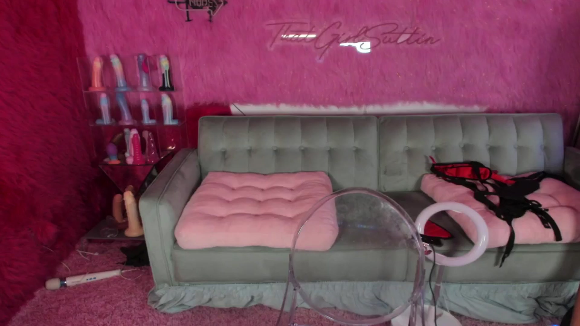 Gallery image thumbnail from thatgrlsuttin's myfreecams stream on, 08/09/2024, 02:22 image 6 of 20