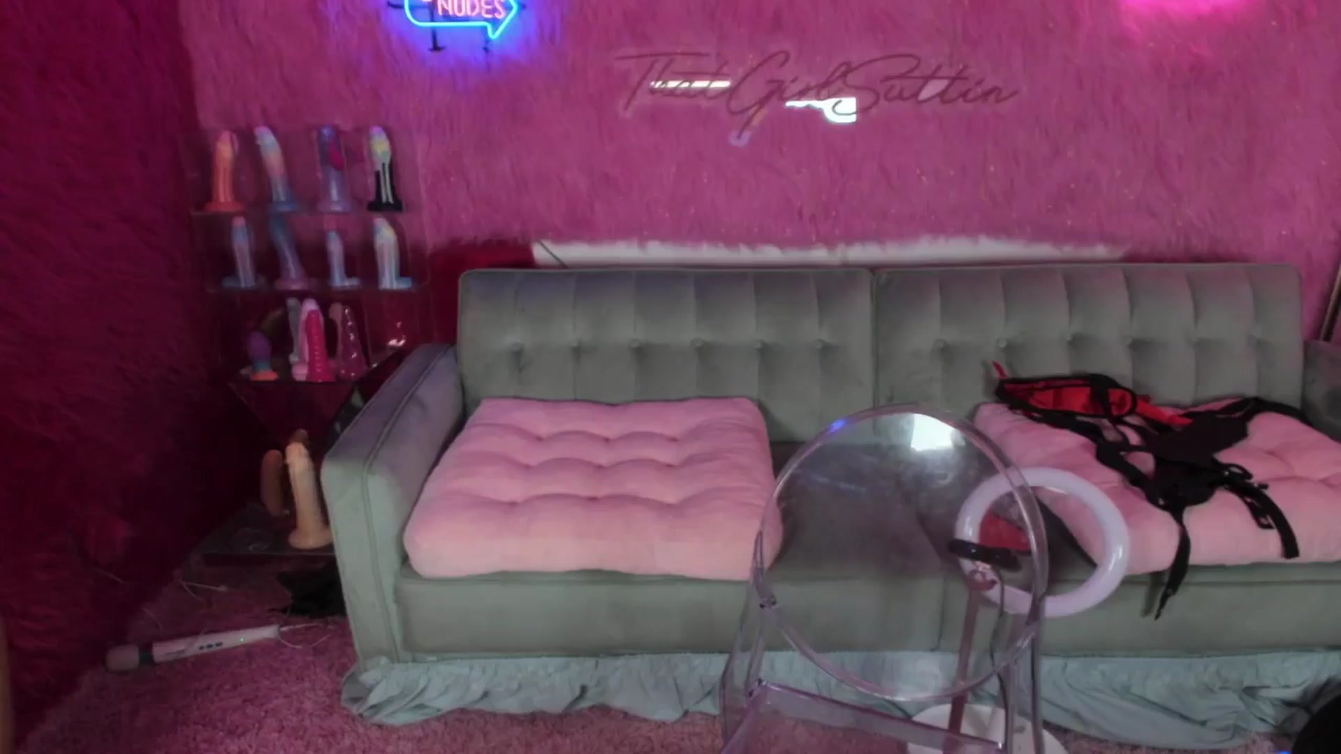 Gallery image thumbnail from thatgrlsuttin's myfreecams stream on, 08/09/2024, 04:44 image 12 of 20