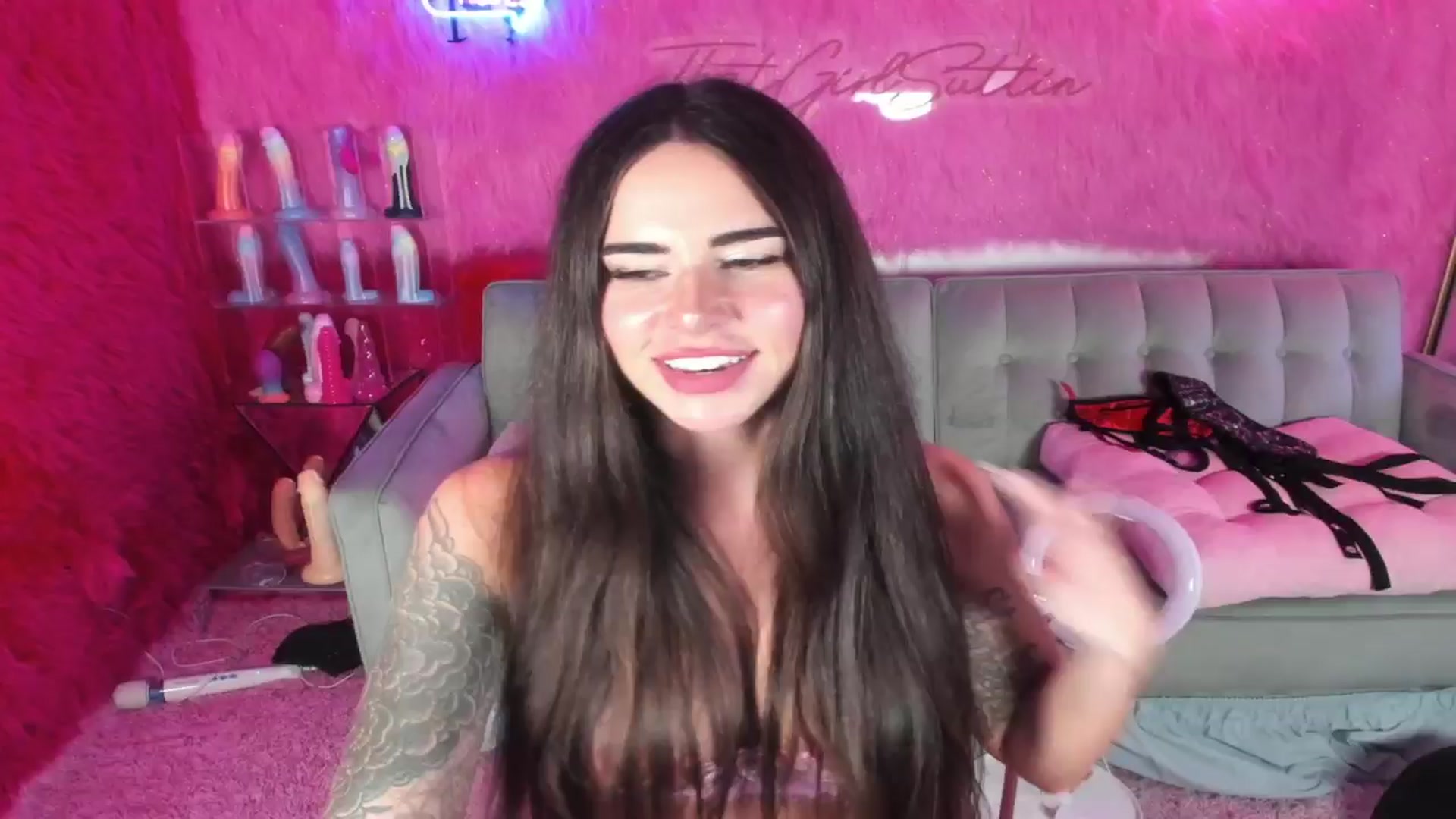 Gallery image thumbnail from thatgrlsuttin's myfreecams stream on, 08/13/2024, 03:37 image 9 of 20