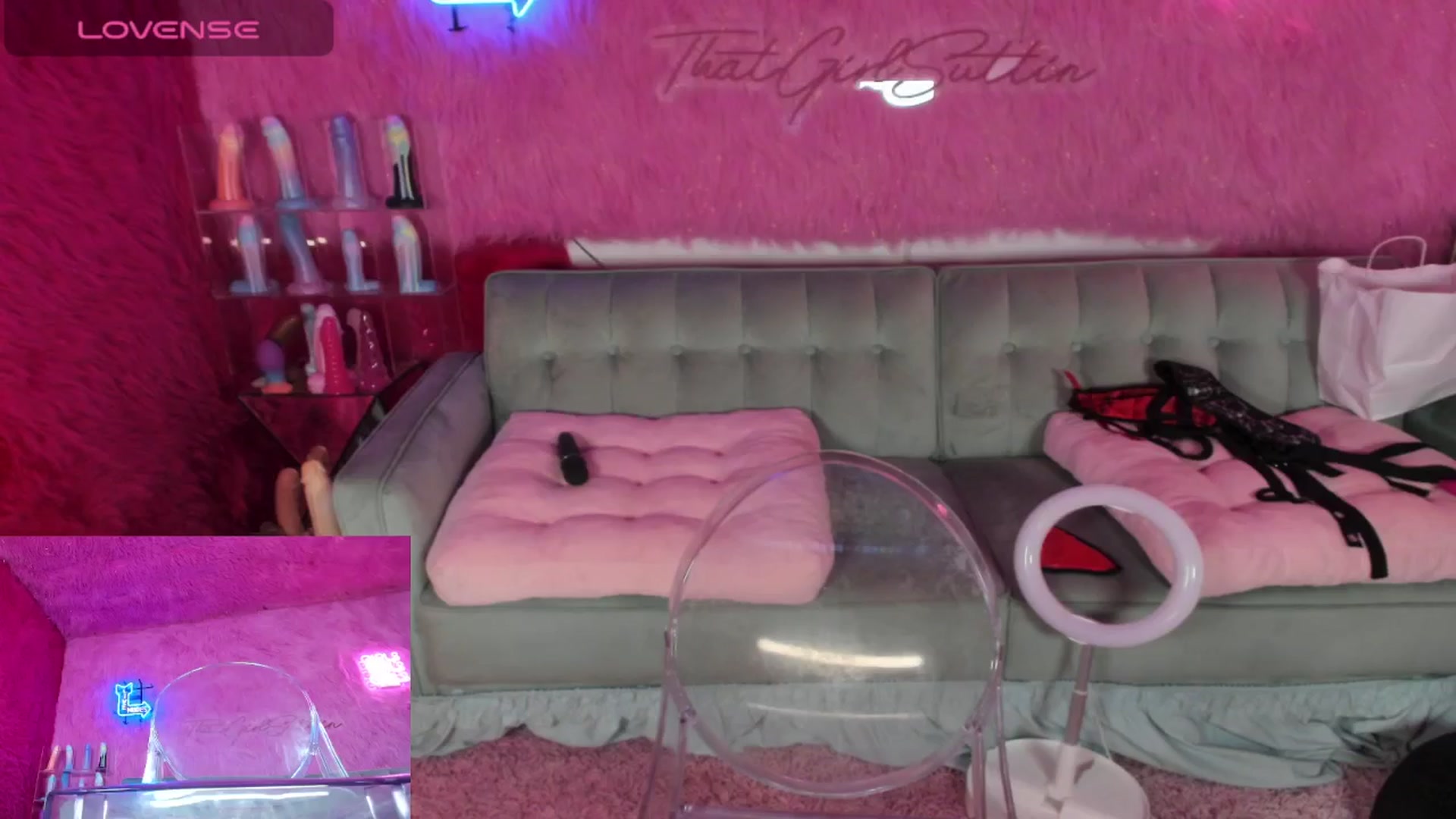 Gallery image thumbnail from thatgrlsuttin's myfreecams stream on, 08/13/2024, 04:51 image 10 of 20