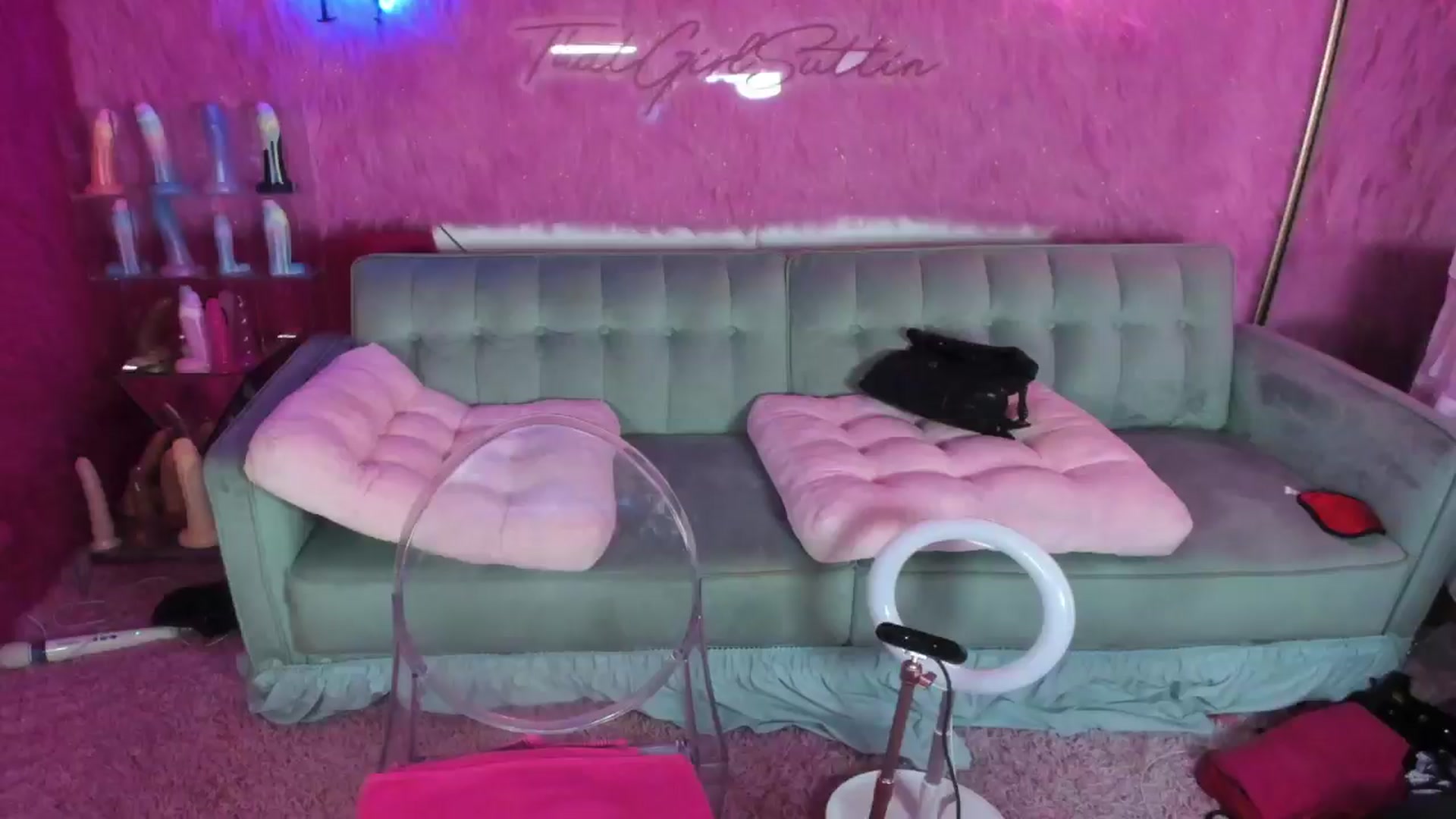 Gallery image thumbnail from thatgrlsuttin's myfreecams stream on, 08/14/2024, 06:40 image 7 of 20