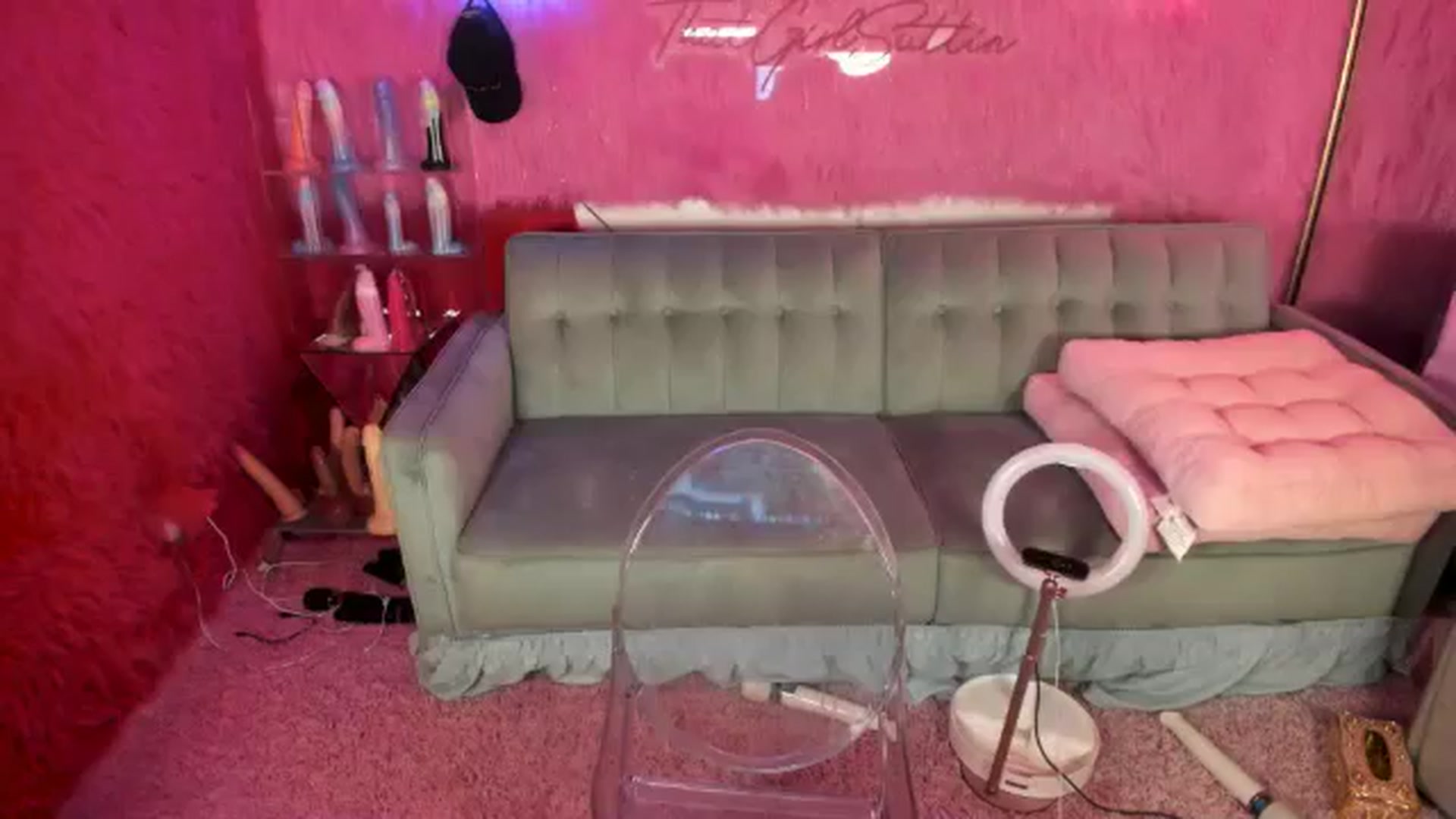 Gallery image thumbnail from thatgrlsuttin's myfreecams stream on, 09/01/2024, 03:03 image 2 of 20