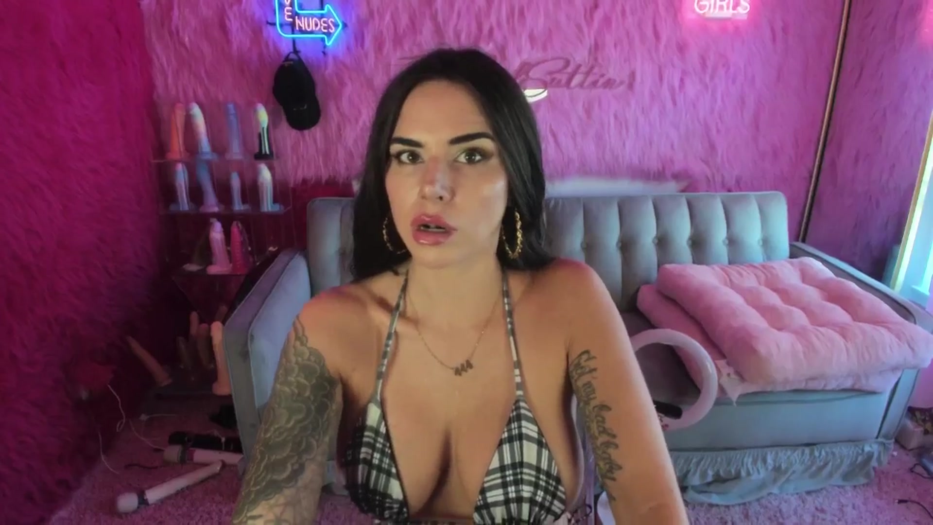 Gallery image thumbnail from thatgrlsuttin's myfreecams stream on, 09/03/2024, 19:08 image 13 of 20