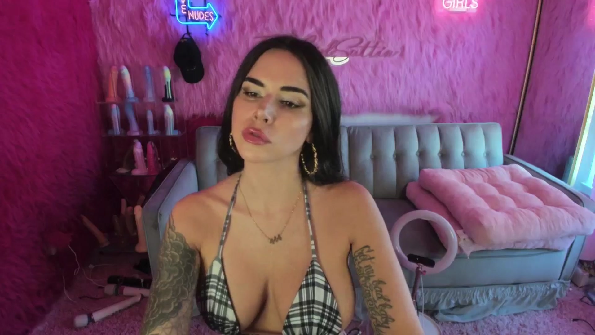 Gallery image thumbnail from thatgrlsuttin's myfreecams stream on, 09/03/2024, 19:08 image 12 of 20