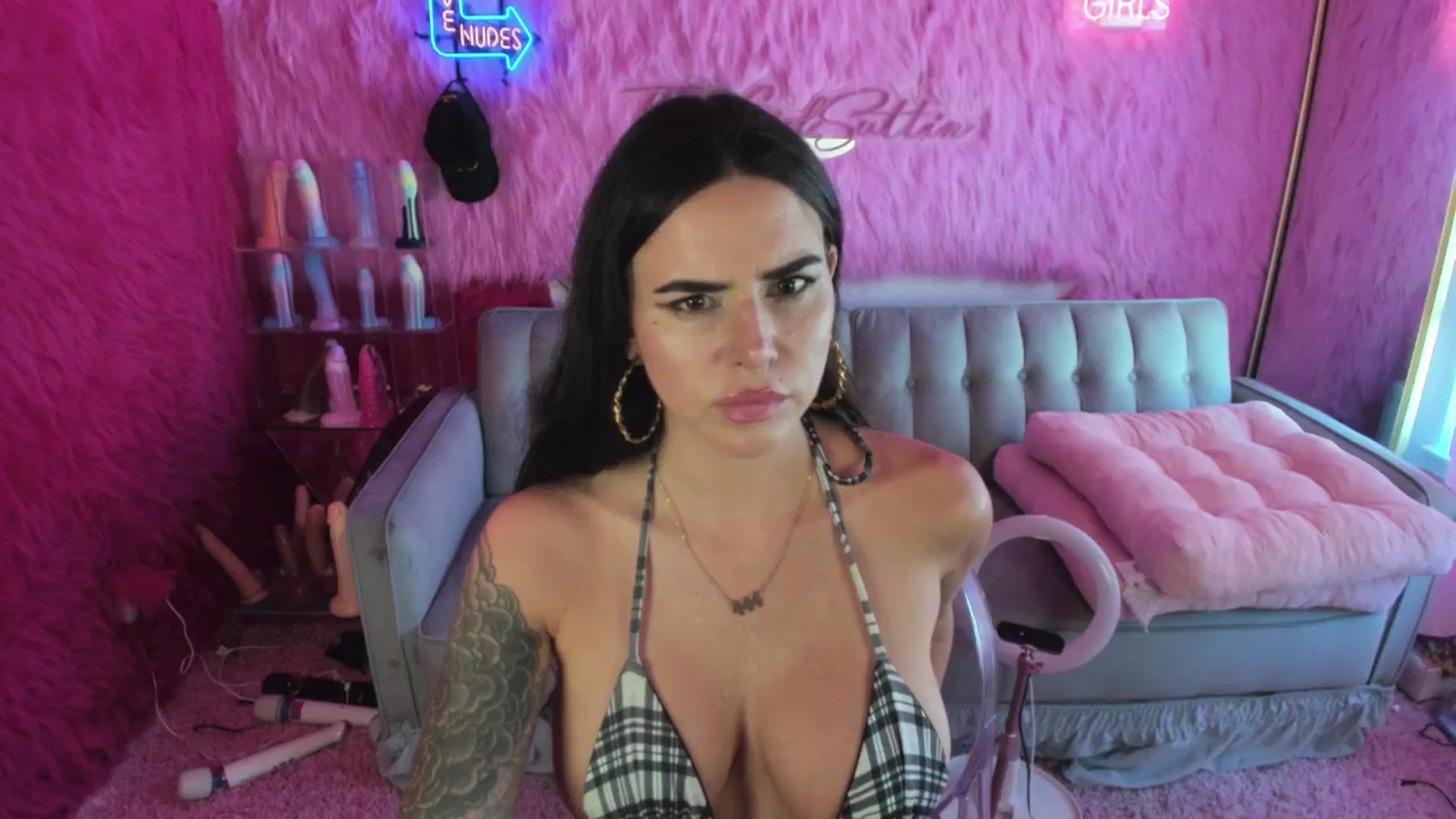 Gallery image thumbnail from thatgrlsuttin's myfreecams stream on, 09/03/2024, 22:10 image 12 of 20