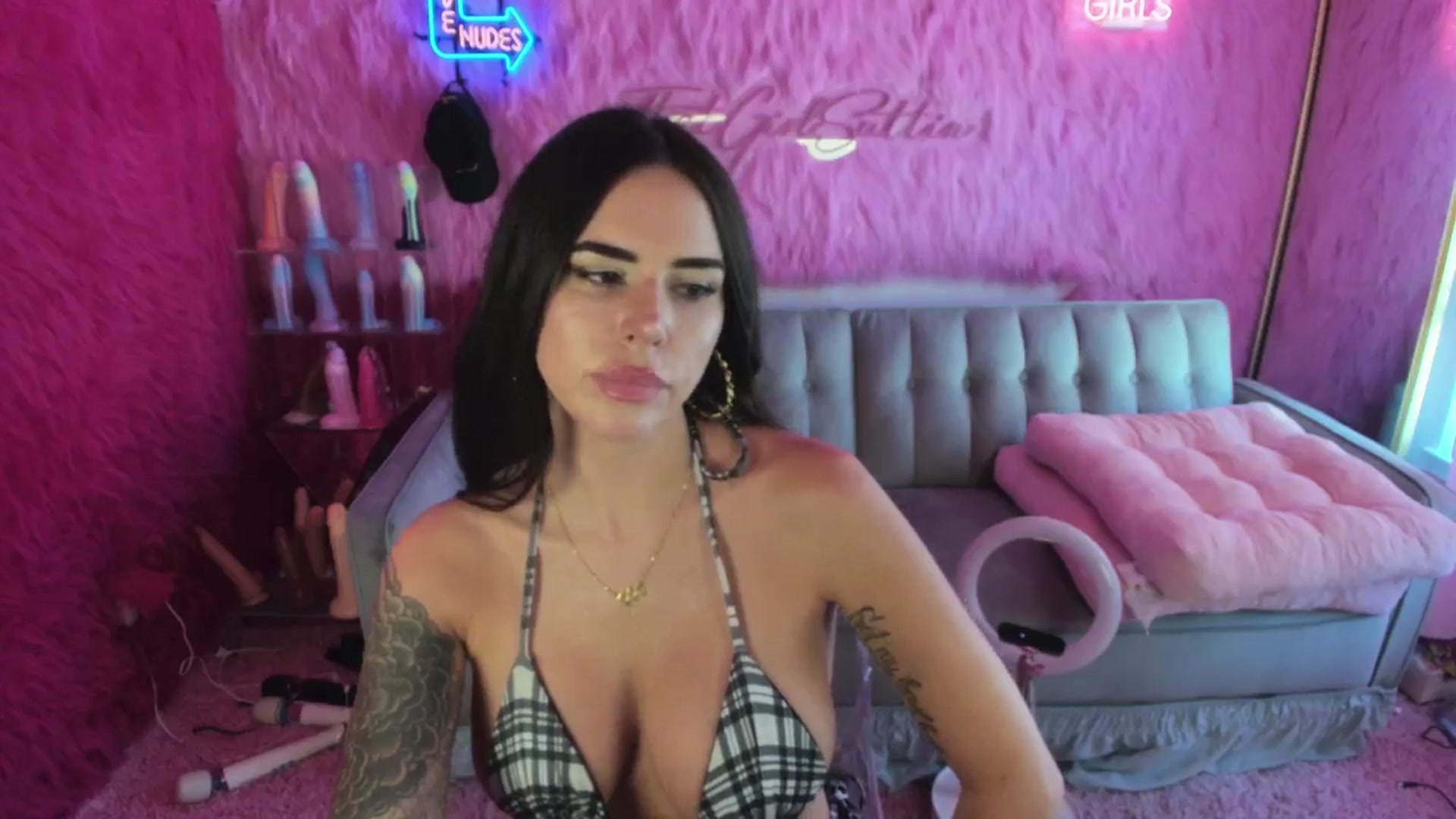 Gallery image thumbnail from thatgrlsuttin's myfreecams stream on, 09/03/2024, 22:10 image 3 of 20