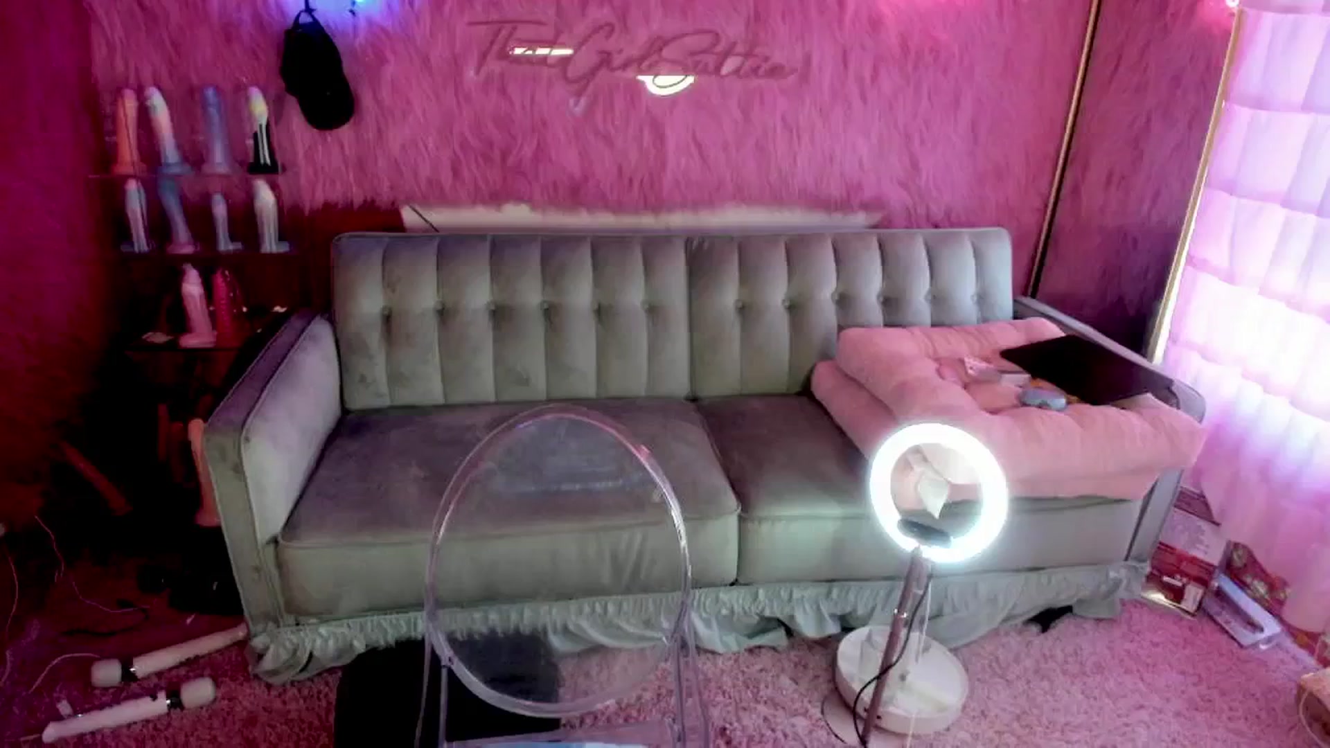 Gallery image thumbnail from thatgrlsuttin's myfreecams stream on, 09/06/2024, 23:18 image 13 of 20