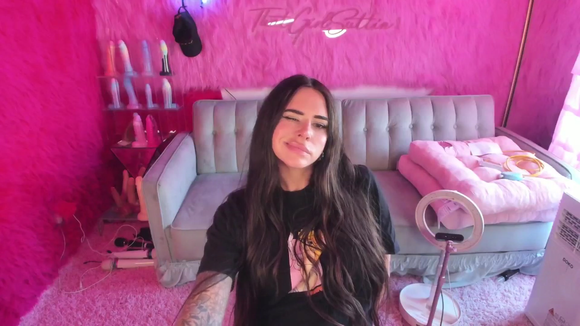Gallery image thumbnail from thatgrlsuttin's myfreecams stream on, 09/13/2024, 22:55 image 5 of 20