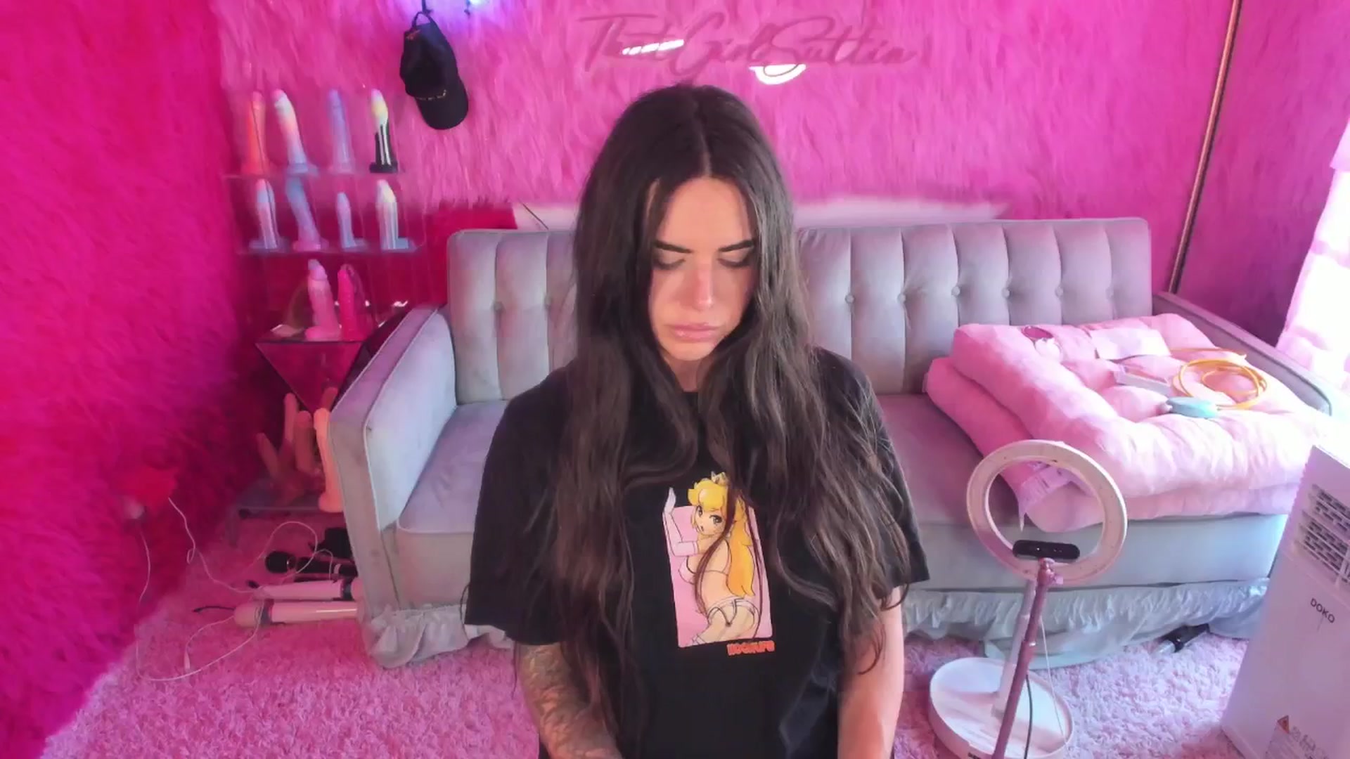 Gallery image thumbnail from thatgrlsuttin's myfreecams stream on, 09/13/2024, 22:55 image 8 of 20