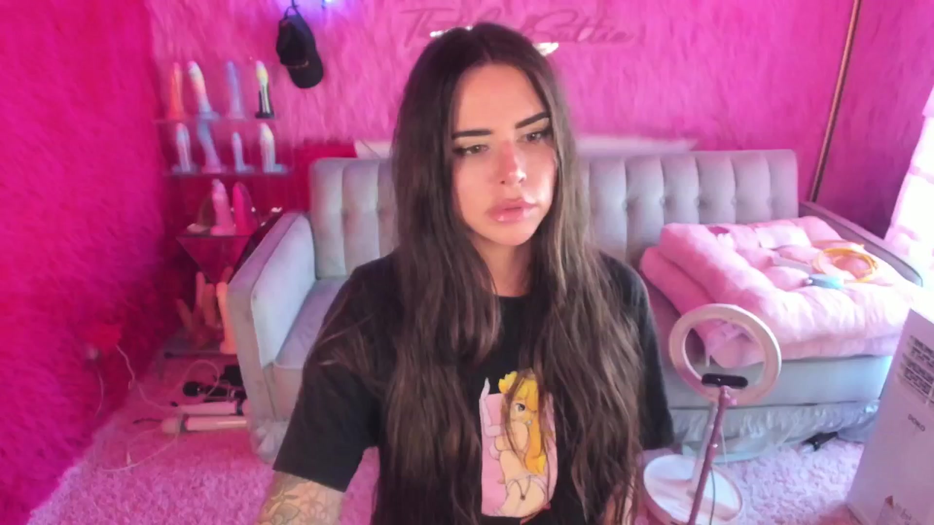 Gallery image thumbnail from thatgrlsuttin's myfreecams stream on, 09/13/2024, 22:55 image 14 of 20