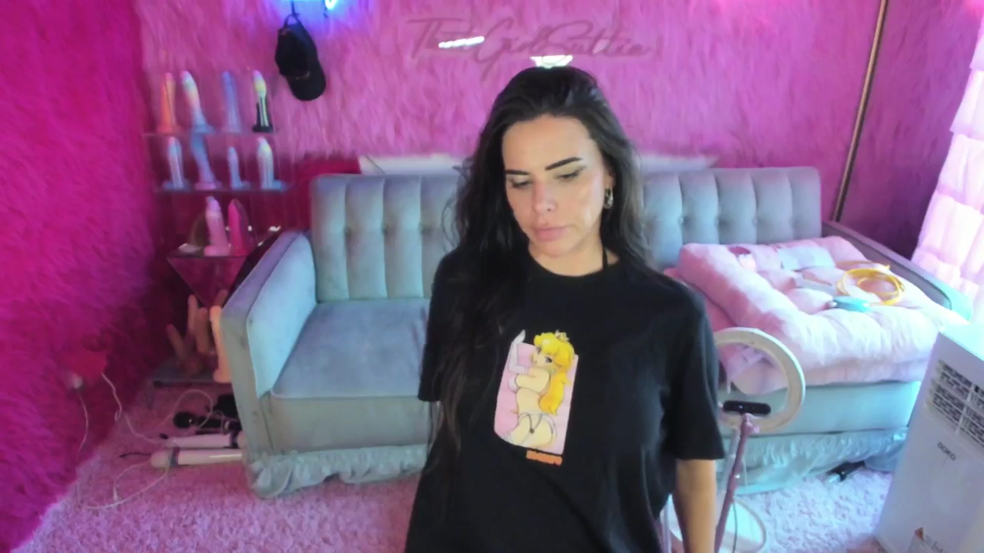 Gallery image thumbnail from thatgrlsuttin's myfreecams stream on, 09/14/2024, 24:24 image 2 of 20
