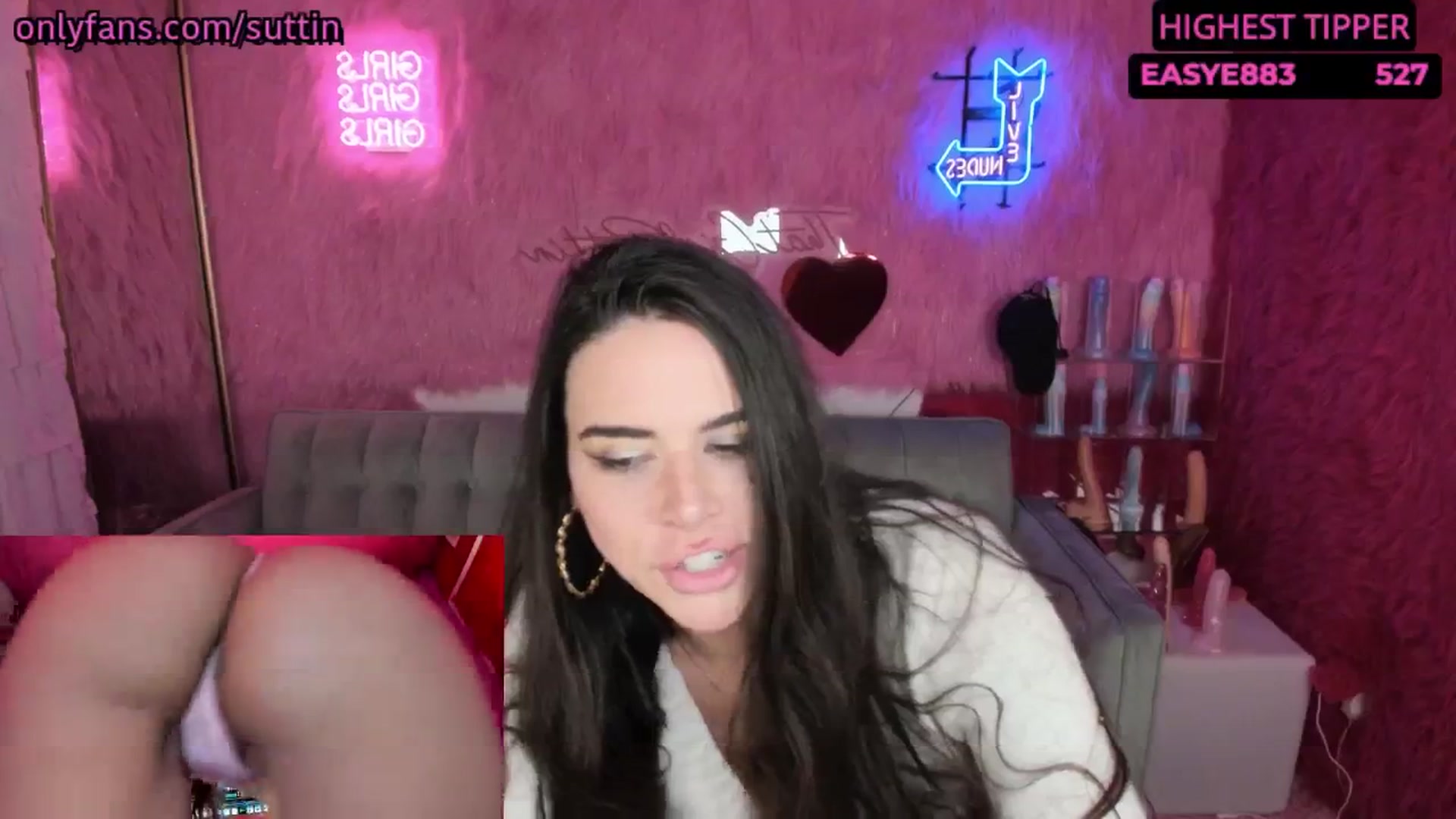Gallery image thumbnail from thatgrlsuttin's myfreecams stream on, 11/06/2024, 07:15 image 12 of 20