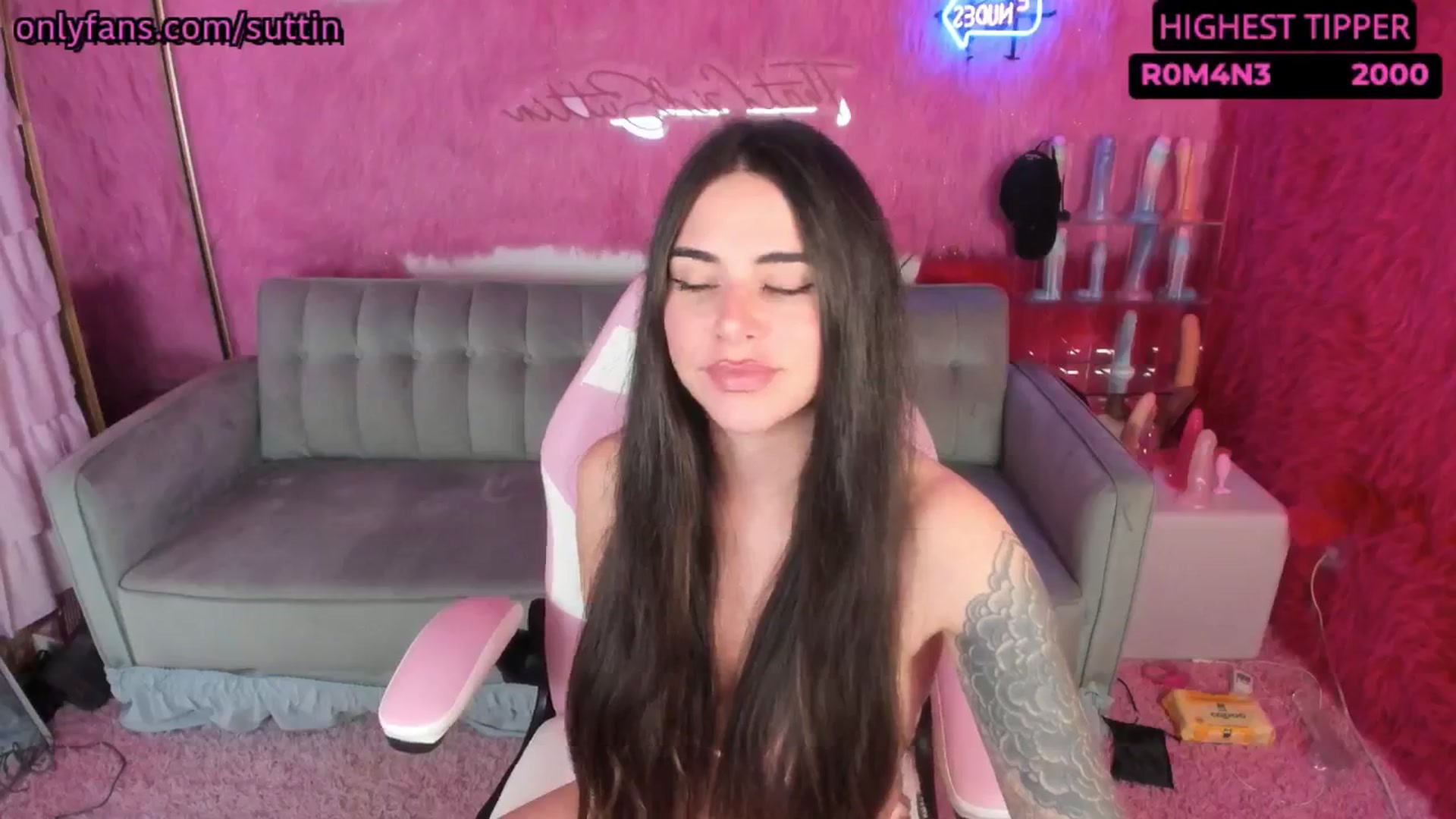 Gallery image thumbnail from thatgrlsuttin's myfreecams stream on, 12/02/2024, 08:16 image 16 of 20