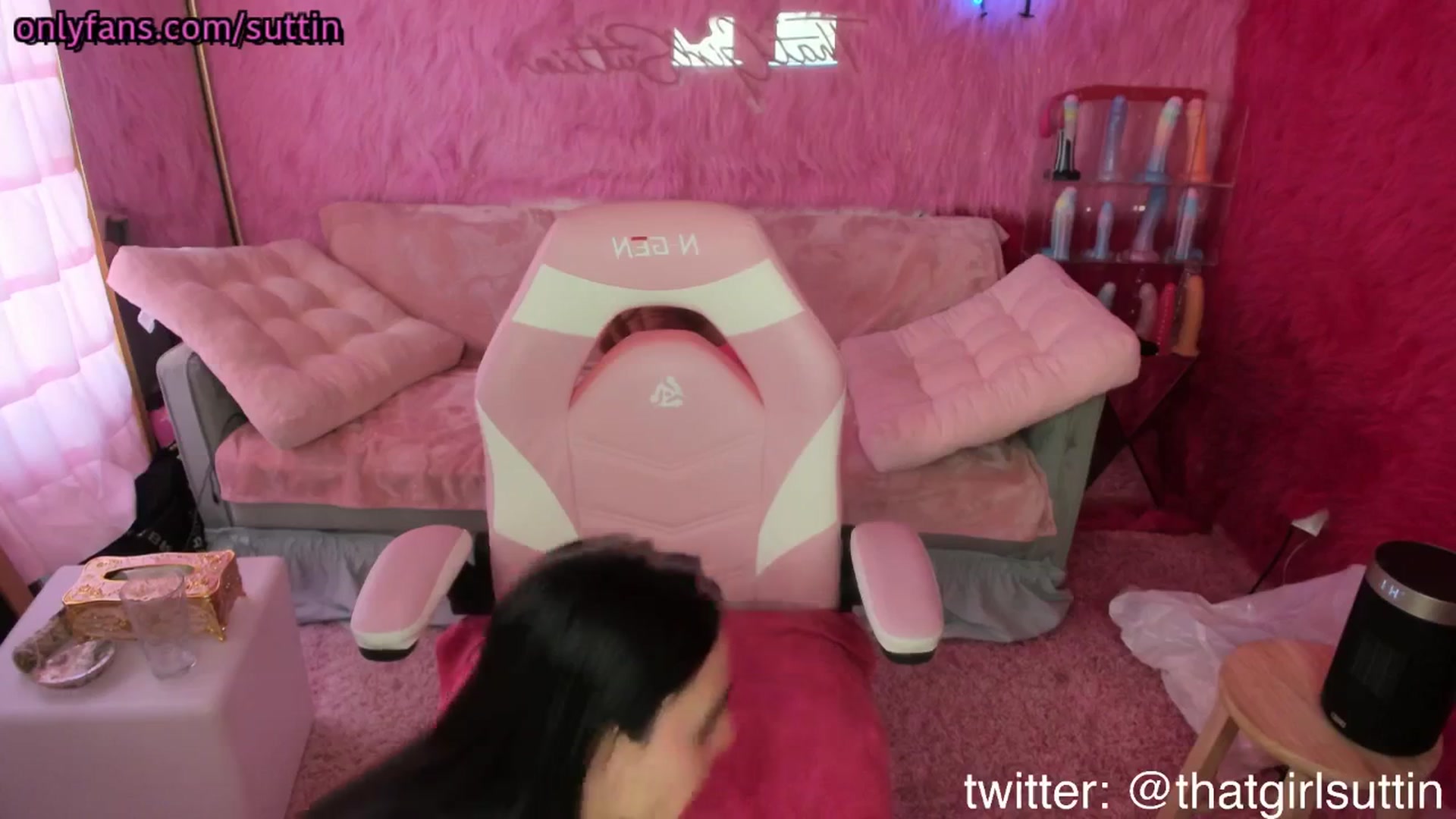 Gallery image thumbnail from thatgrlsuttin's myfreecams stream on, 02/27/2025, 22:56 image 2 of 20