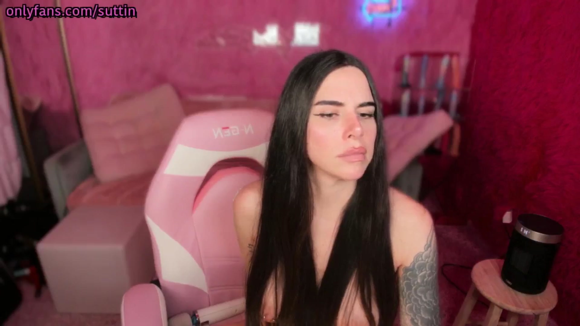 Gallery image thumbnail from thatgrlsuttin's myfreecams stream on, 03/07/2025, 08:08 image 9 of 20