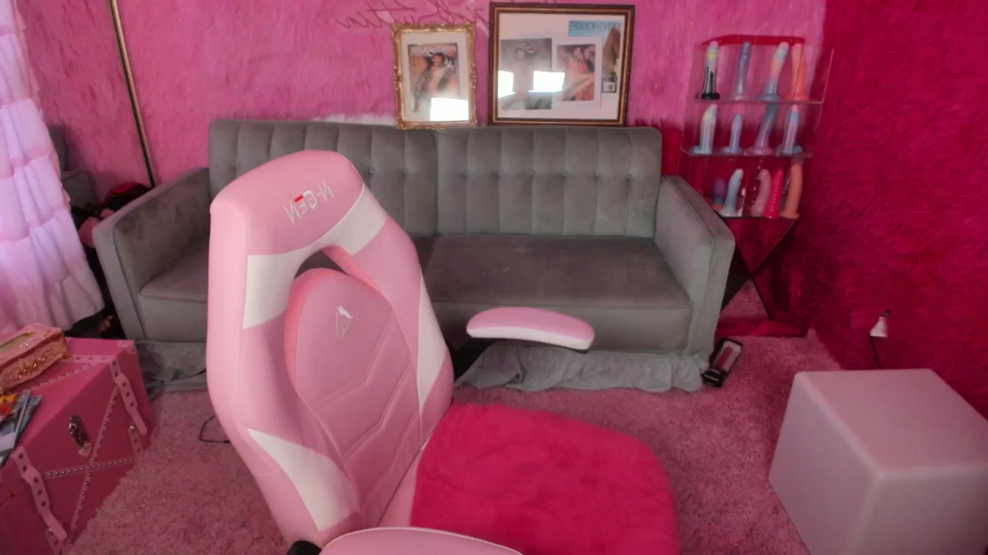 Gallery image thumbnail from thatgrlsuttin's myfreecams stream on, 05/24/2025, 04:00 image 1 of 20