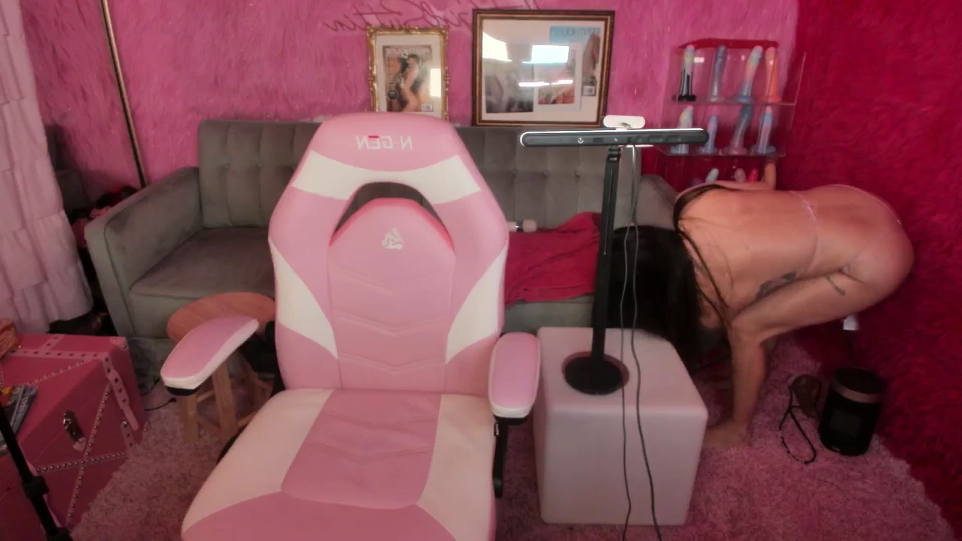 Gallery image thumbnail from thatgrlsuttin's myfreecams stream on, 07/06/2025, 05:00 image 15 of 20