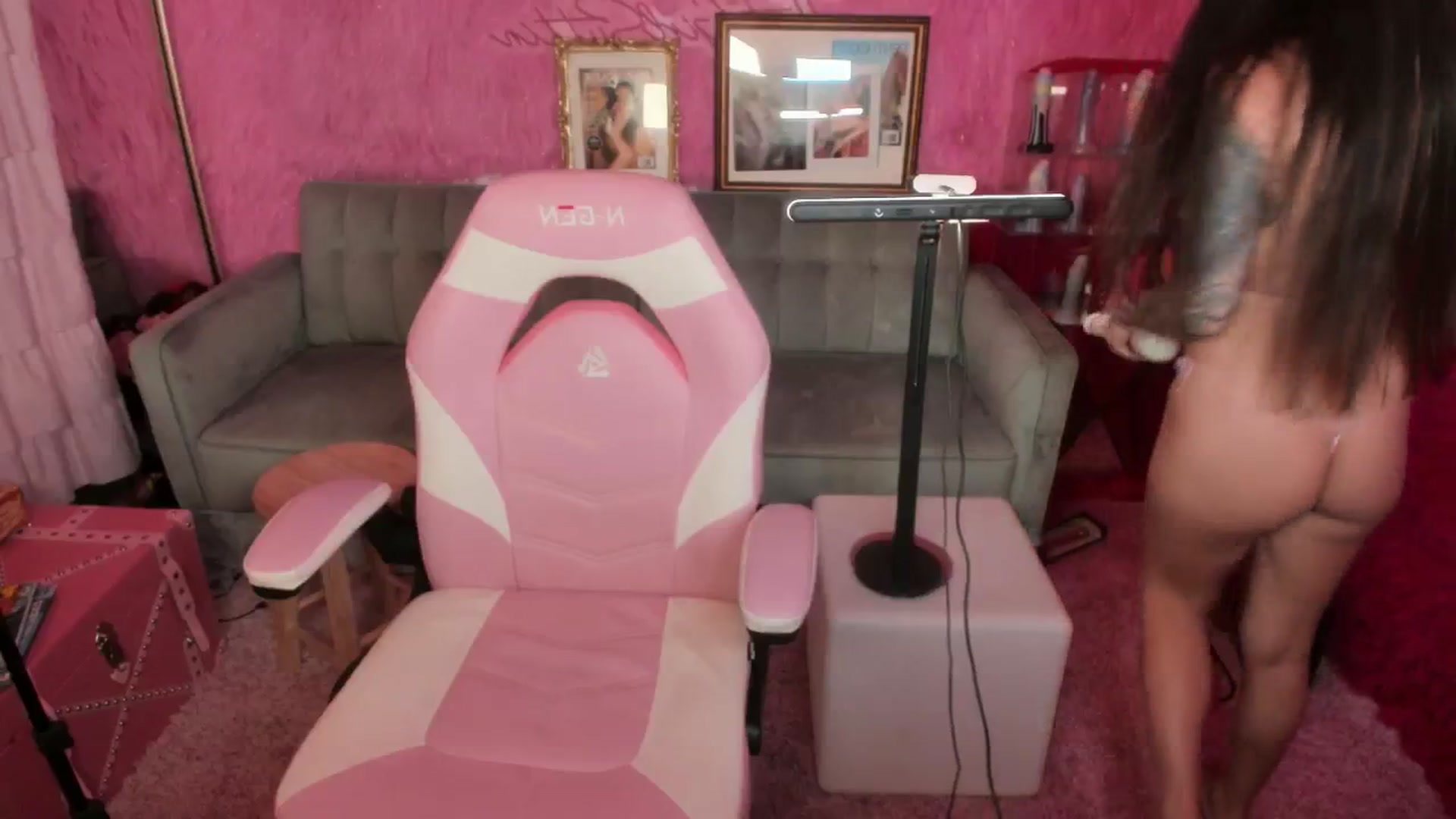 Gallery image thumbnail from thatgrlsuttin's myfreecams stream on, 07/06/2025, 05:00 image 14 of 20