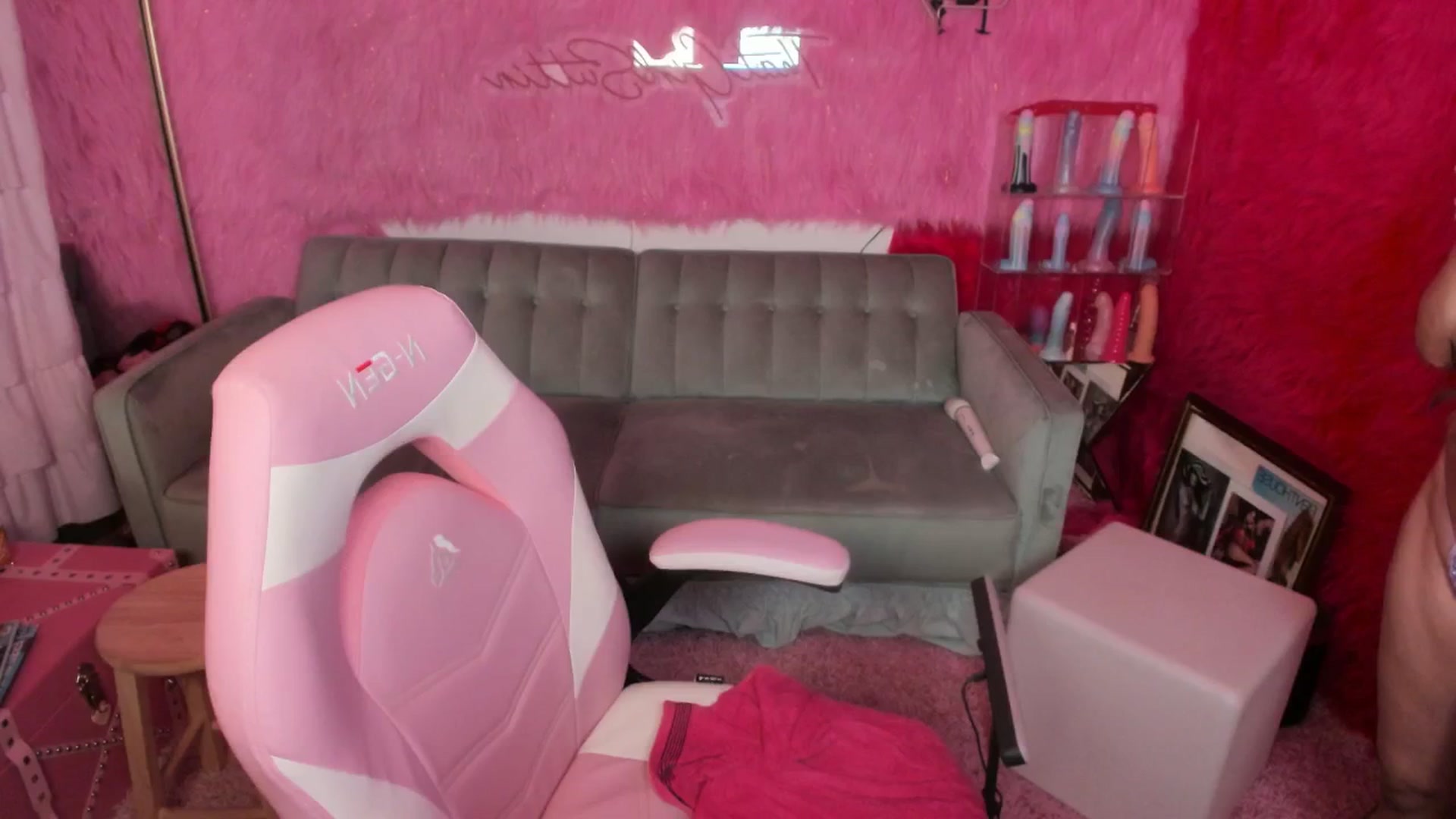 Gallery image thumbnail from thatgrlsuttin's myfreecams stream on, 07/10/2025, 06:49 image 16 of 20