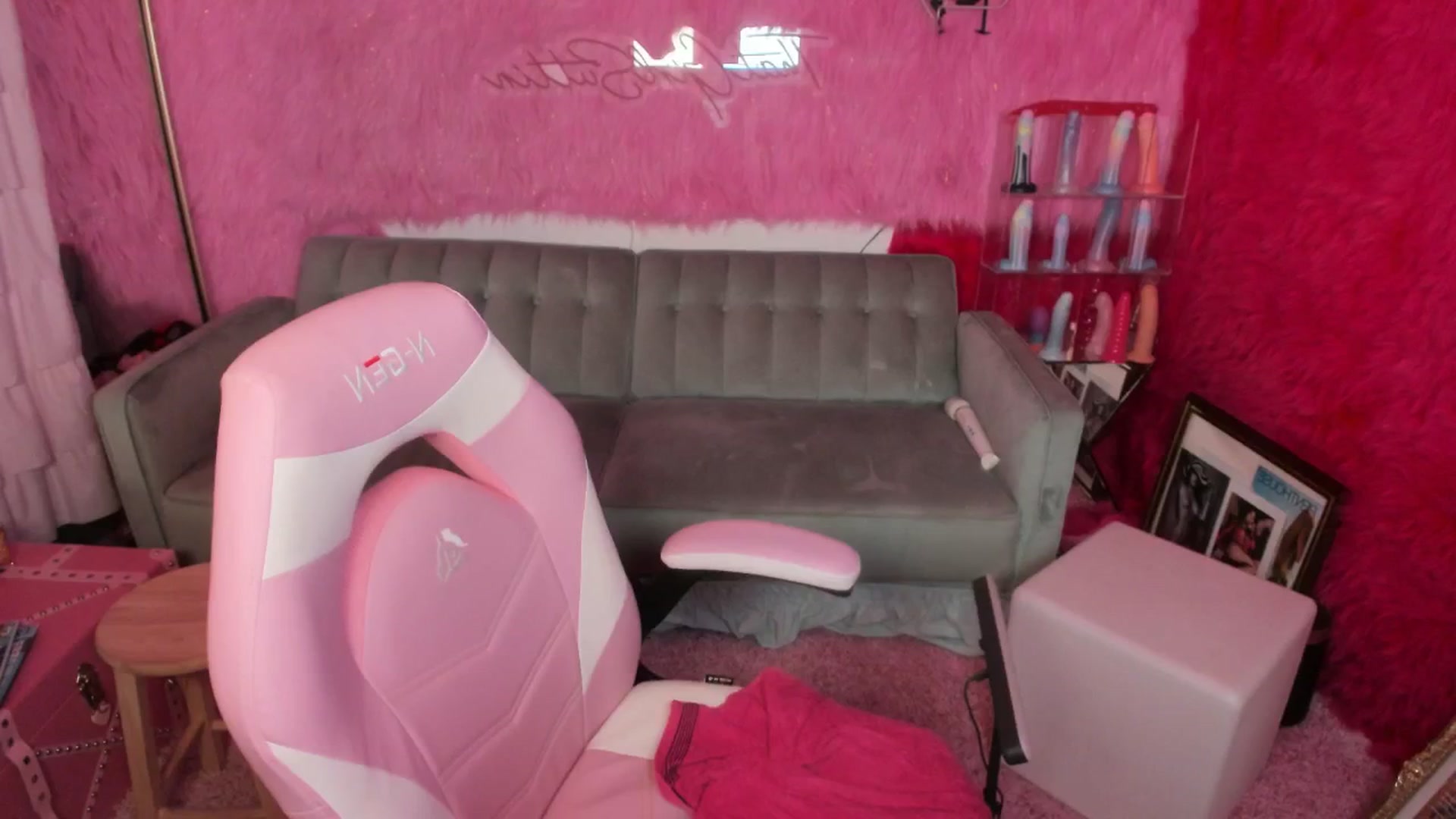 Gallery image thumbnail from thatgrlsuttin's myfreecams stream on, 07/10/2025, 06:49 image 8 of 20