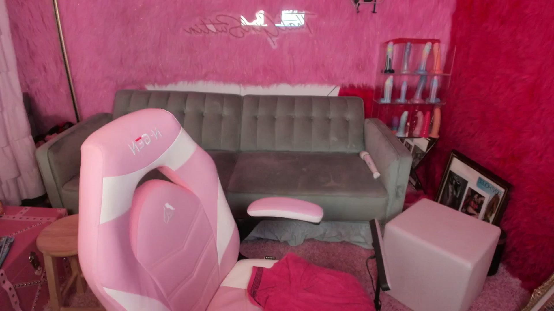 Gallery image thumbnail from thatgrlsuttin's myfreecams stream on, 07/10/2025, 06:49 image 12 of 20