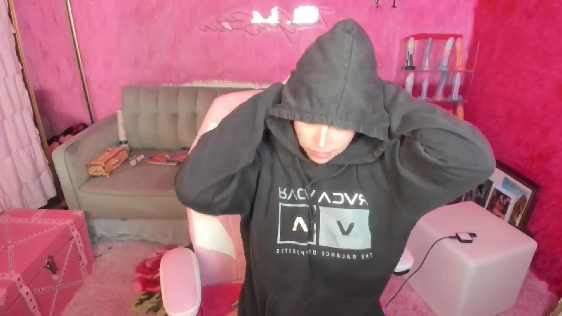 Gallery image thumbnail from thatgrlsuttin's myfreecams stream on, 08/03/2025, 05:22 image 8 of 20