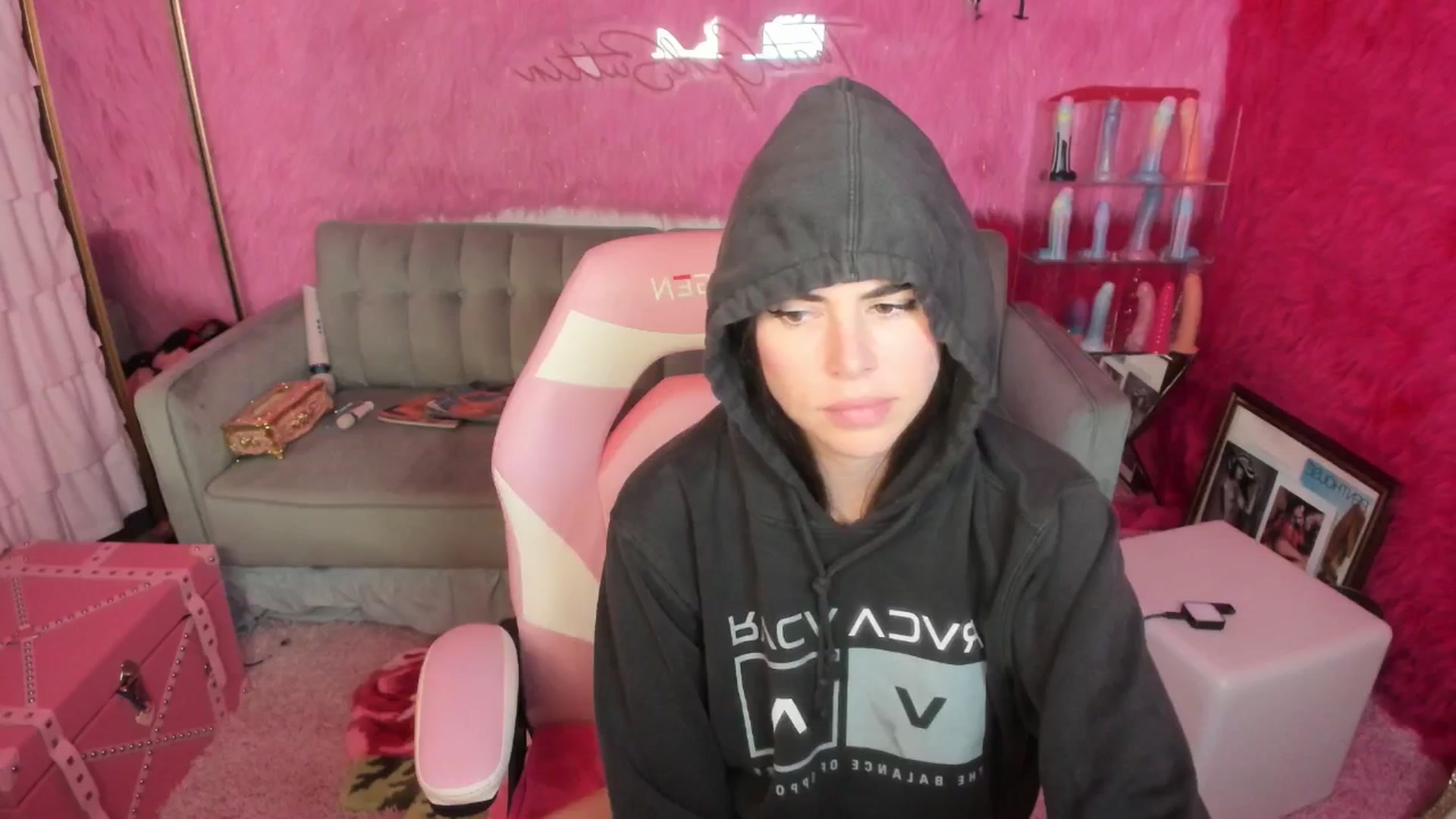 Gallery image thumbnail from thatgrlsuttin's myfreecams stream on, 08/03/2025, 05:22 image 10 of 20