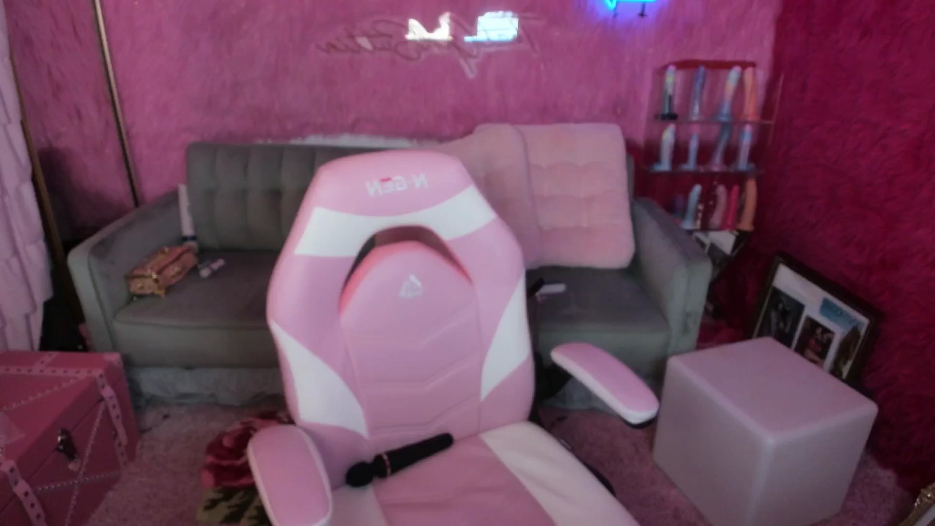 Gallery image thumbnail from thatgrlsuttin's myfreecams stream on, 08/04/2025, 05:24 image 20 of 20