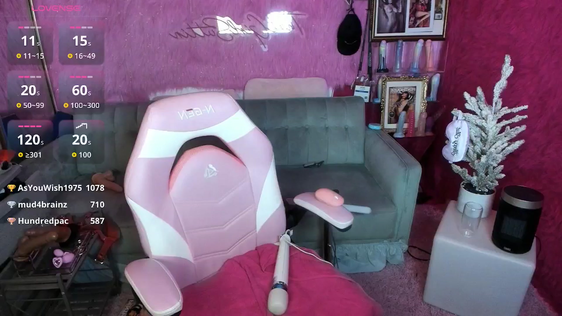 Gallery image thumbnail from thatgrlsuttin's myfreecams stream on, 12/31/2025, 02:23 image 8 of 20