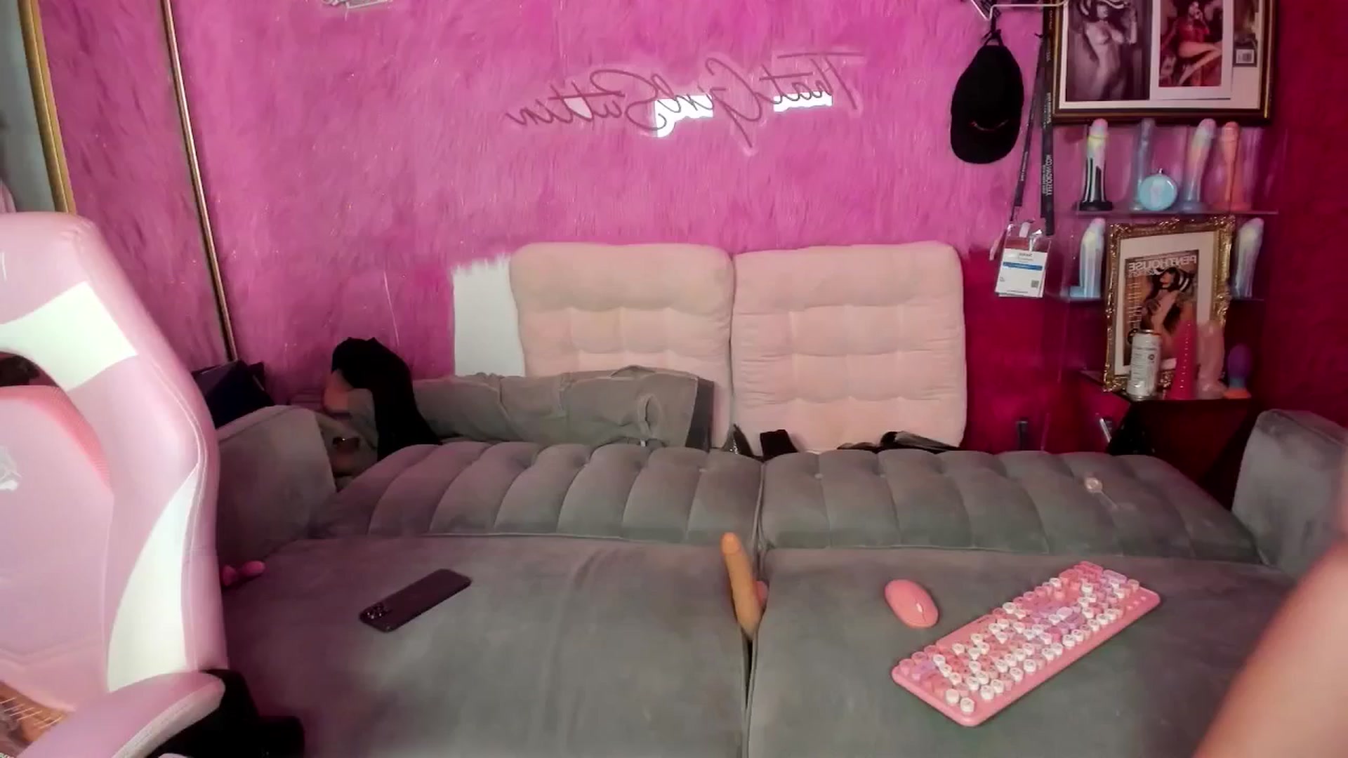 Gallery image thumbnail from thatgrlsuttin's myfreecams stream on, 02/02/2026, 03:06 image 11 of 20