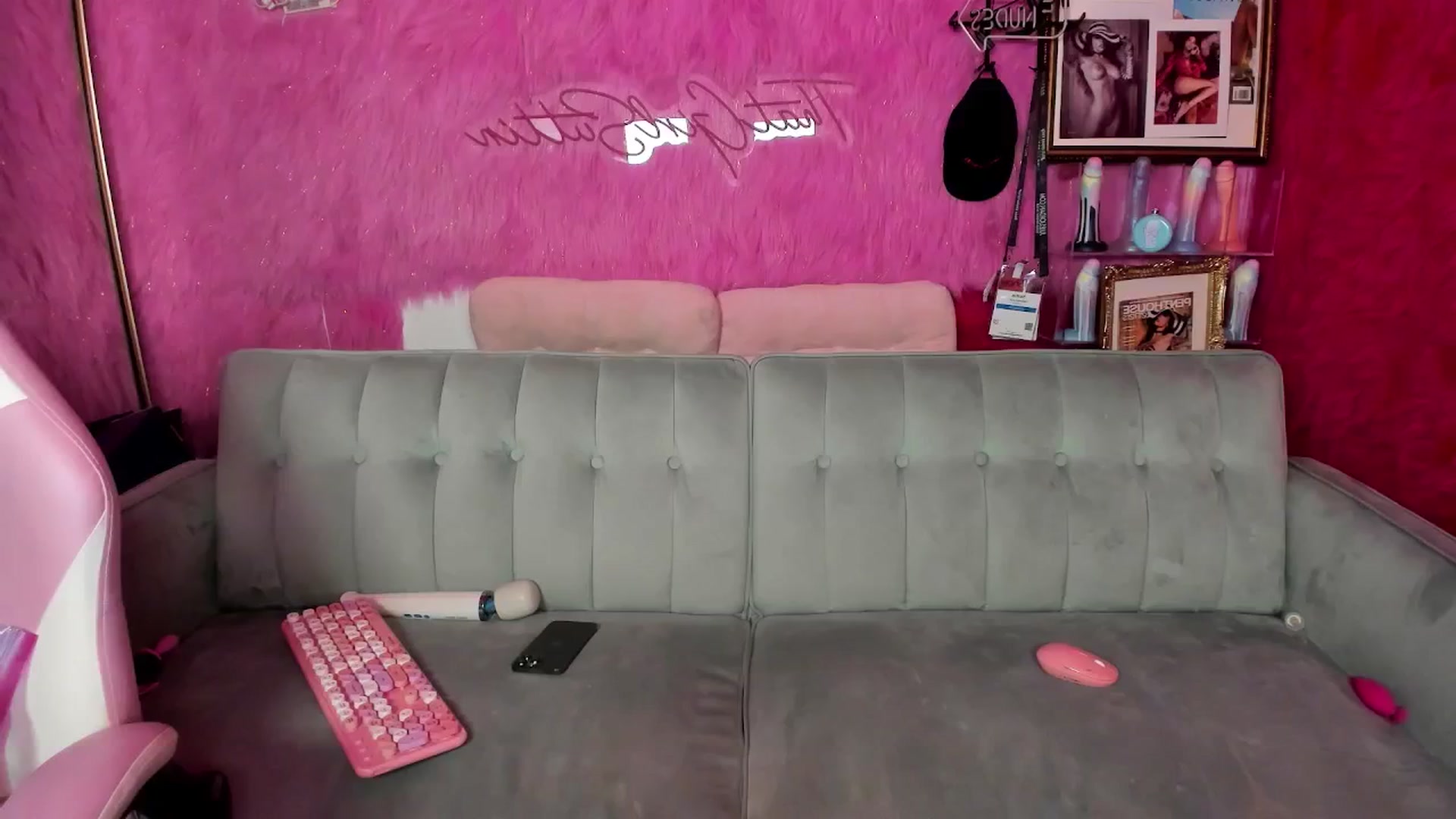 Gallery image thumbnail from thatgrlsuttin's myfreecams stream on, 02/06/2026, 02:01 image 7 of 20