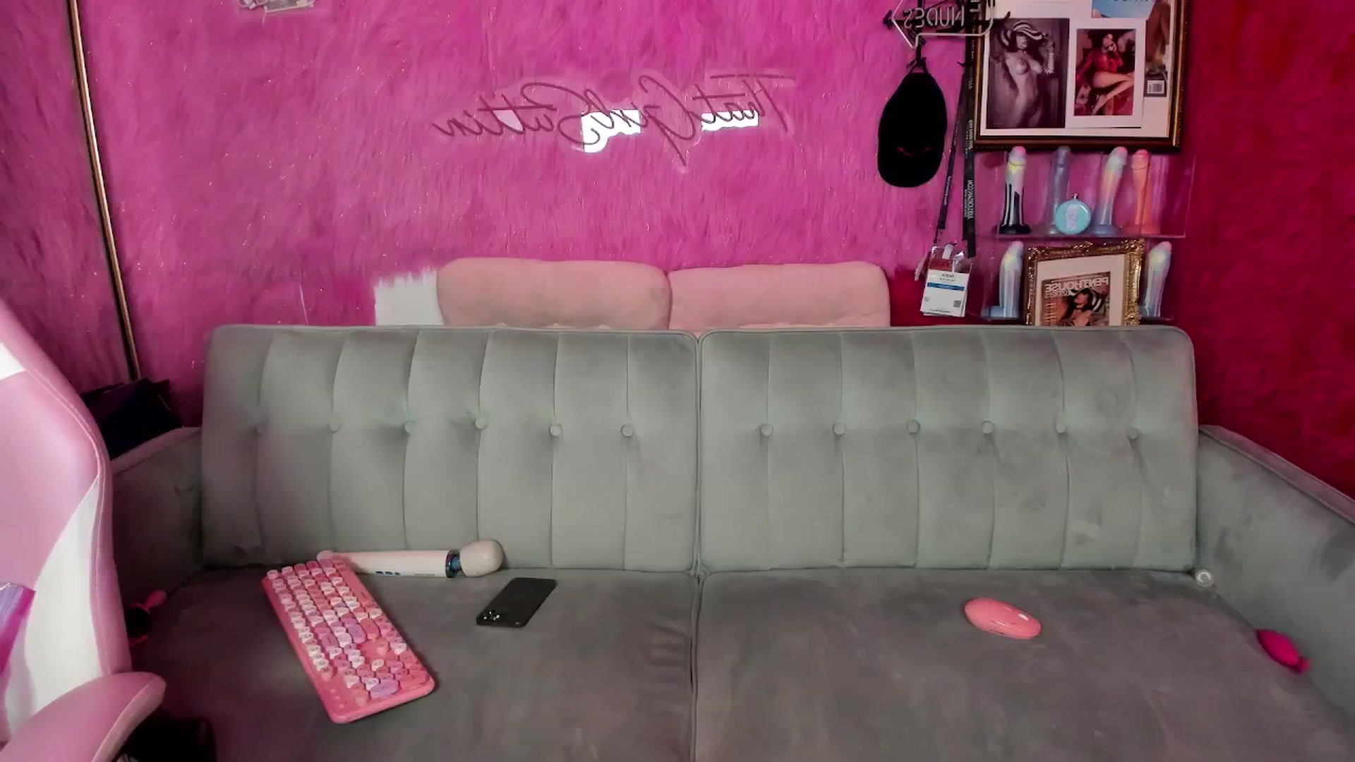 Gallery image thumbnail from thatgrlsuttin's myfreecams stream on, 02/06/2026, 02:01 image 8 of 20