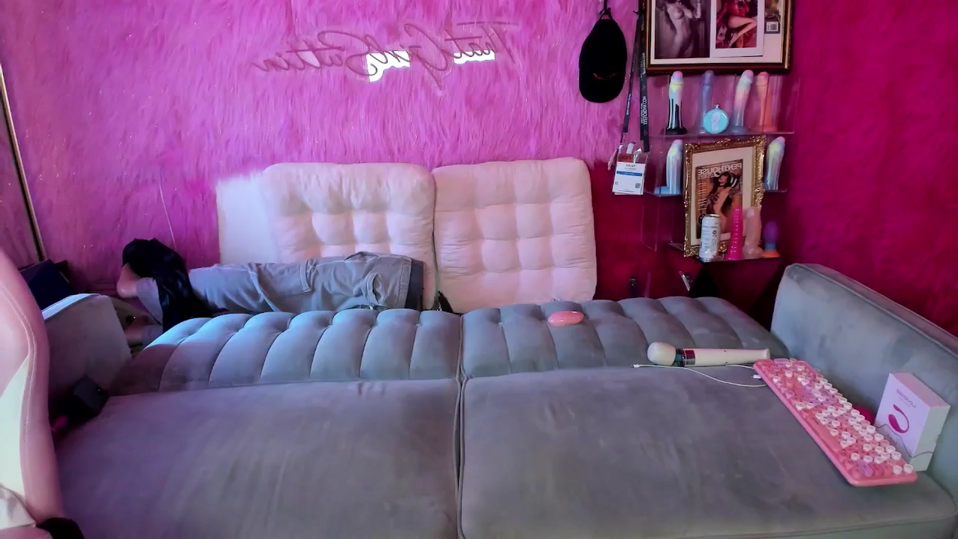 Gallery image thumbnail from thatgrlsuttin's myfreecams stream on, 02/09/2026, 22:56 image 13 of 20