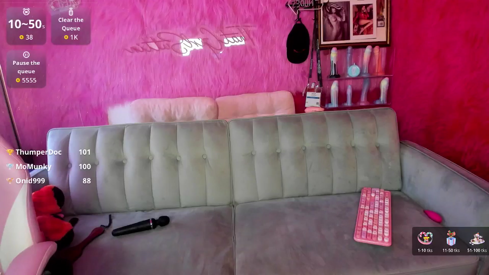Gallery image thumbnail from thatgrlsuttin's myfreecams stream on, 02/18/2026, 24:02 image 12 of 20