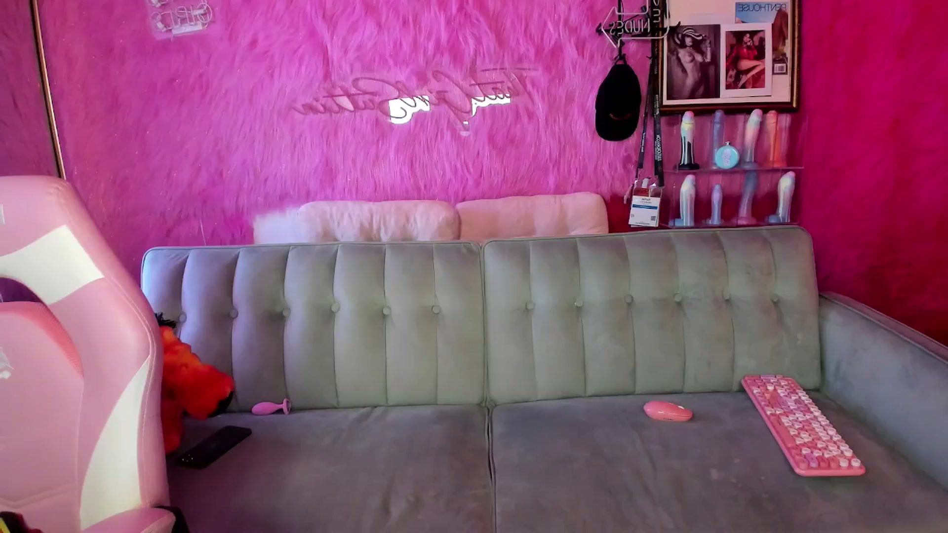 Gallery image thumbnail from thatgrlsuttin's myfreecams stream on, 02/25/2026, 22:42 image 18 of 20