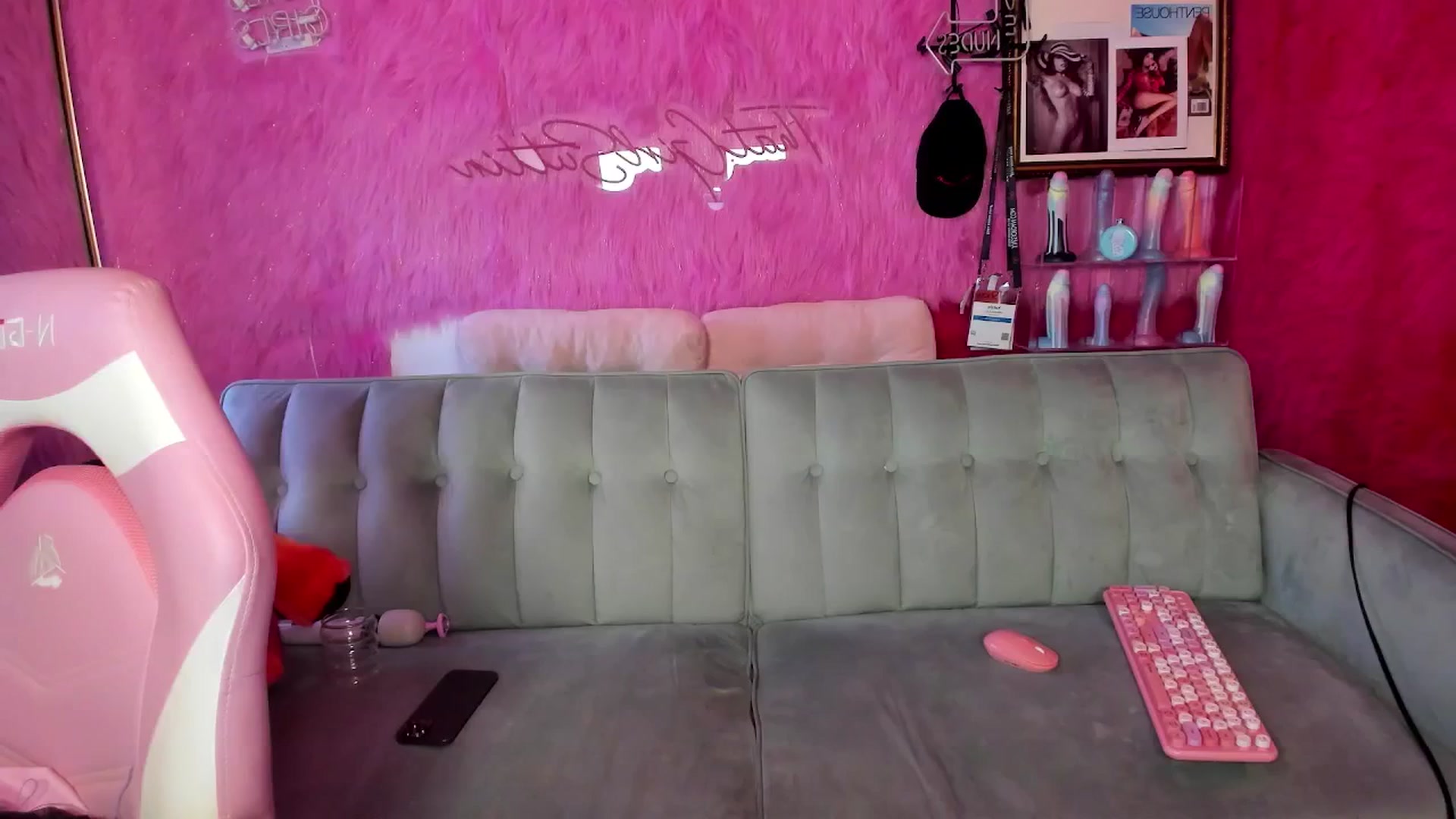 Gallery image thumbnail from thatgrlsuttin's myfreecams stream on, 02/26/2026, 01:01 image 6 of 20