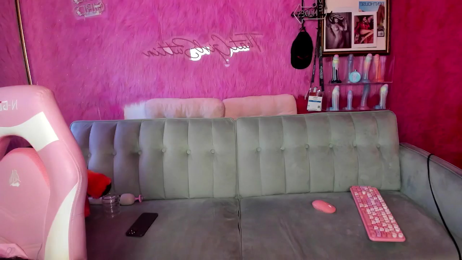 Gallery image thumbnail from thatgrlsuttin's myfreecams stream on, 02/26/2026, 01:01 image 8 of 20