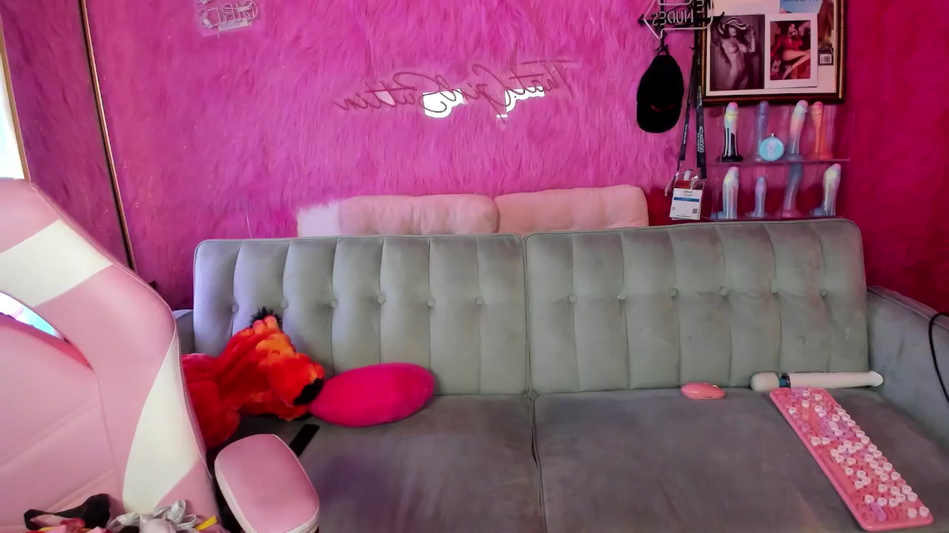 Gallery image thumbnail from thatgrlsuttin's myfreecams stream on, 03/10/2026, 22:59 image 10 of 20