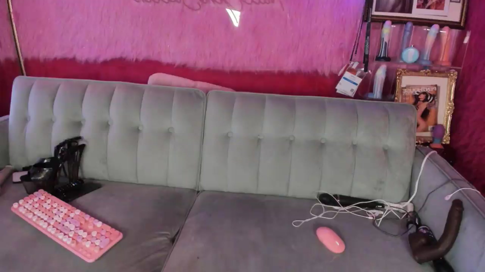 Gallery image thumbnail from thatgrlsuttin's myfreecams stream on, 04/17/2026, 01:32 image 1 of 20