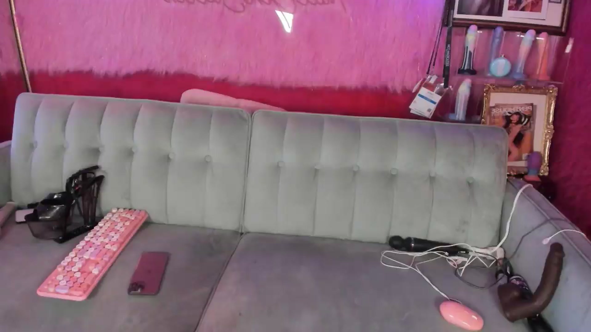 Gallery image thumbnail from thatgrlsuttin's myfreecams stream on, 04/17/2026, 01:32 image 17 of 20