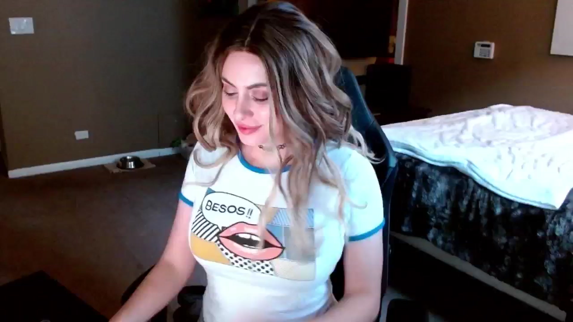 Gallery image thumbnail from theLoveGuru's myfreecams stream on, 11/02/2024, 22:22 image 16 of 20