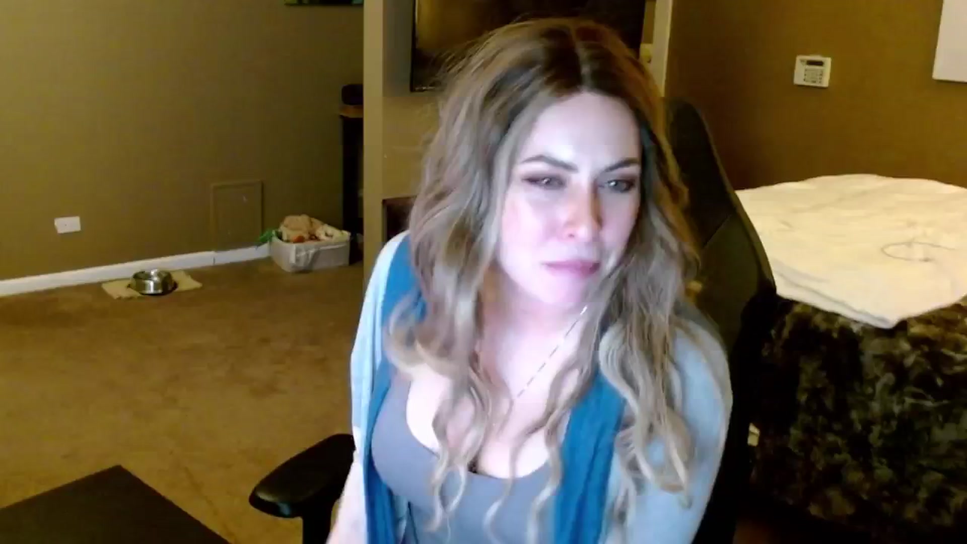 Gallery image thumbnail from theLoveGuru's myfreecams stream on, 11/08/2024, 04:15 image 16 of 20