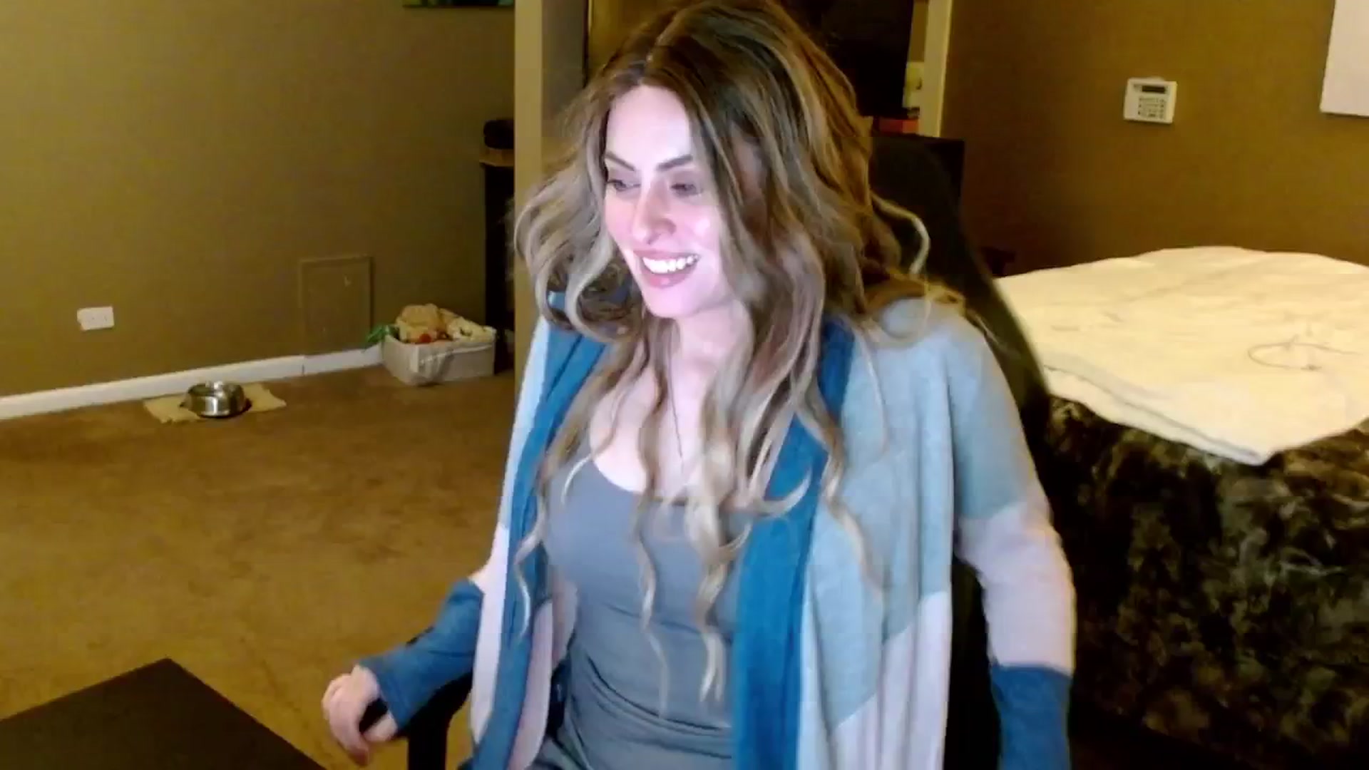Gallery image thumbnail from theLoveGuru's myfreecams stream on, 11/08/2024, 04:15 image 11 of 20