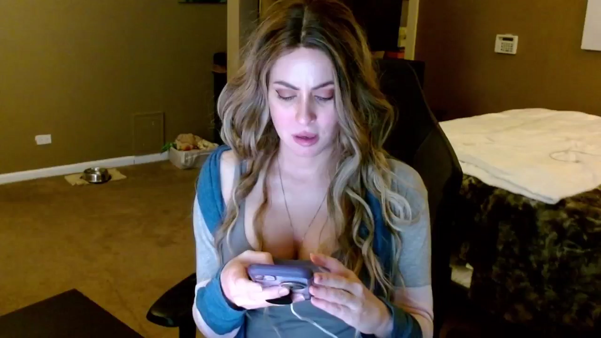 Gallery image thumbnail from theLoveGuru's myfreecams stream on, 11/08/2024, 04:15 image 8 of 20