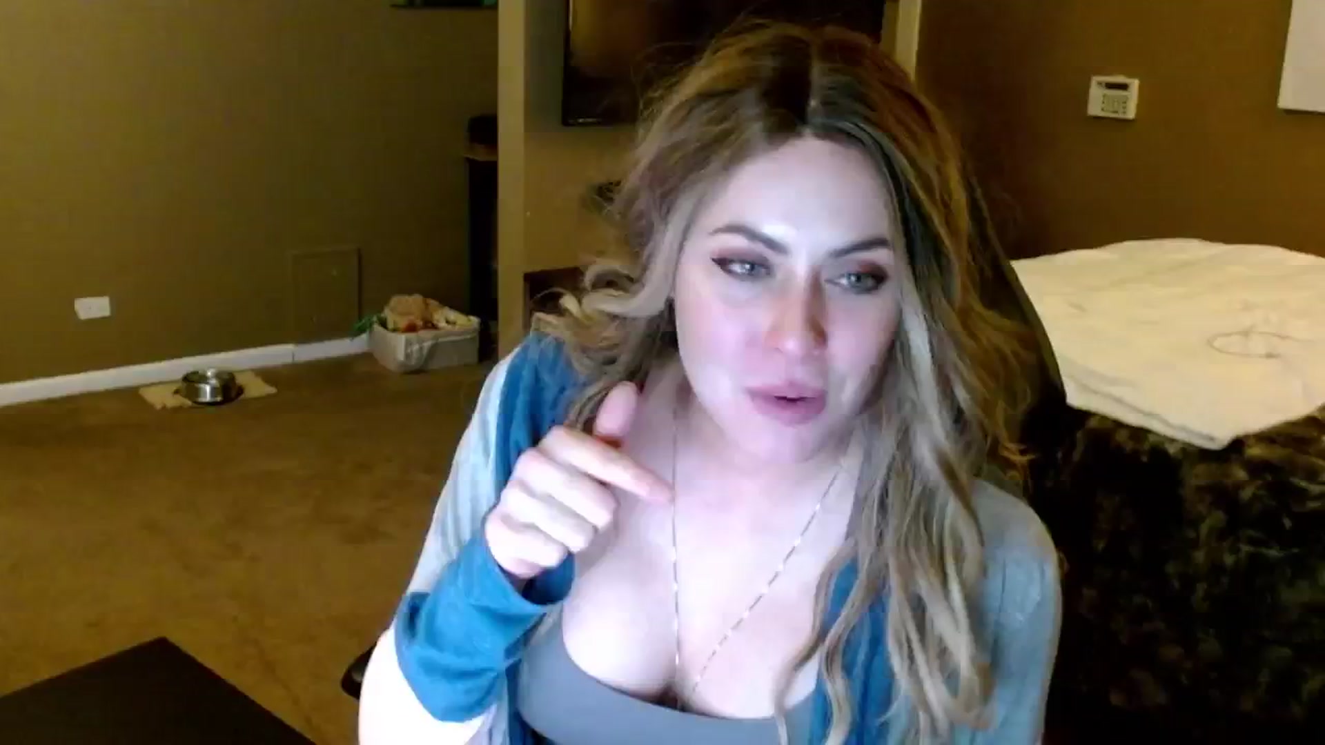 Gallery image thumbnail from theLoveGuru's myfreecams stream on, 11/08/2024, 04:15 image 14 of 20