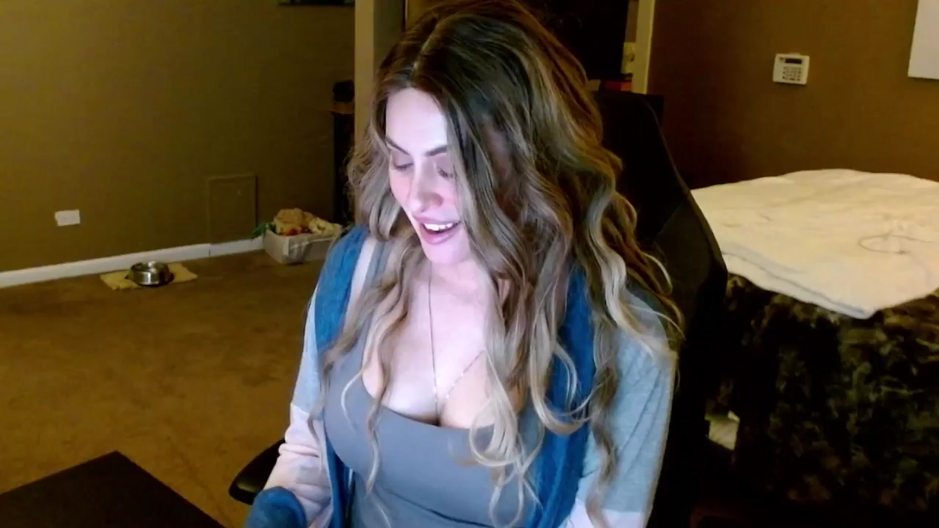 Gallery image thumbnail from theLoveGuru's myfreecams stream on, 11/08/2024, 04:15 image 6 of 20