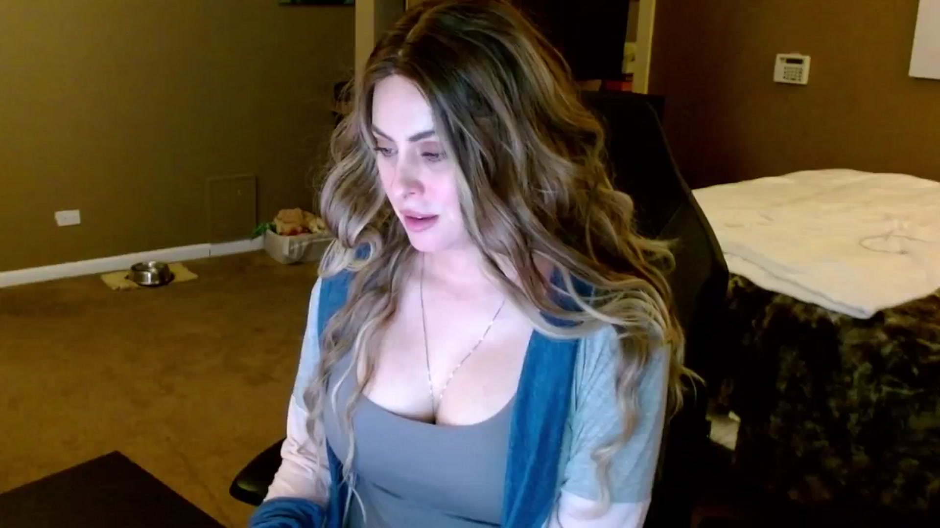 Gallery image thumbnail from theLoveGuru's myfreecams stream on, 11/08/2024, 04:15 image 2 of 20