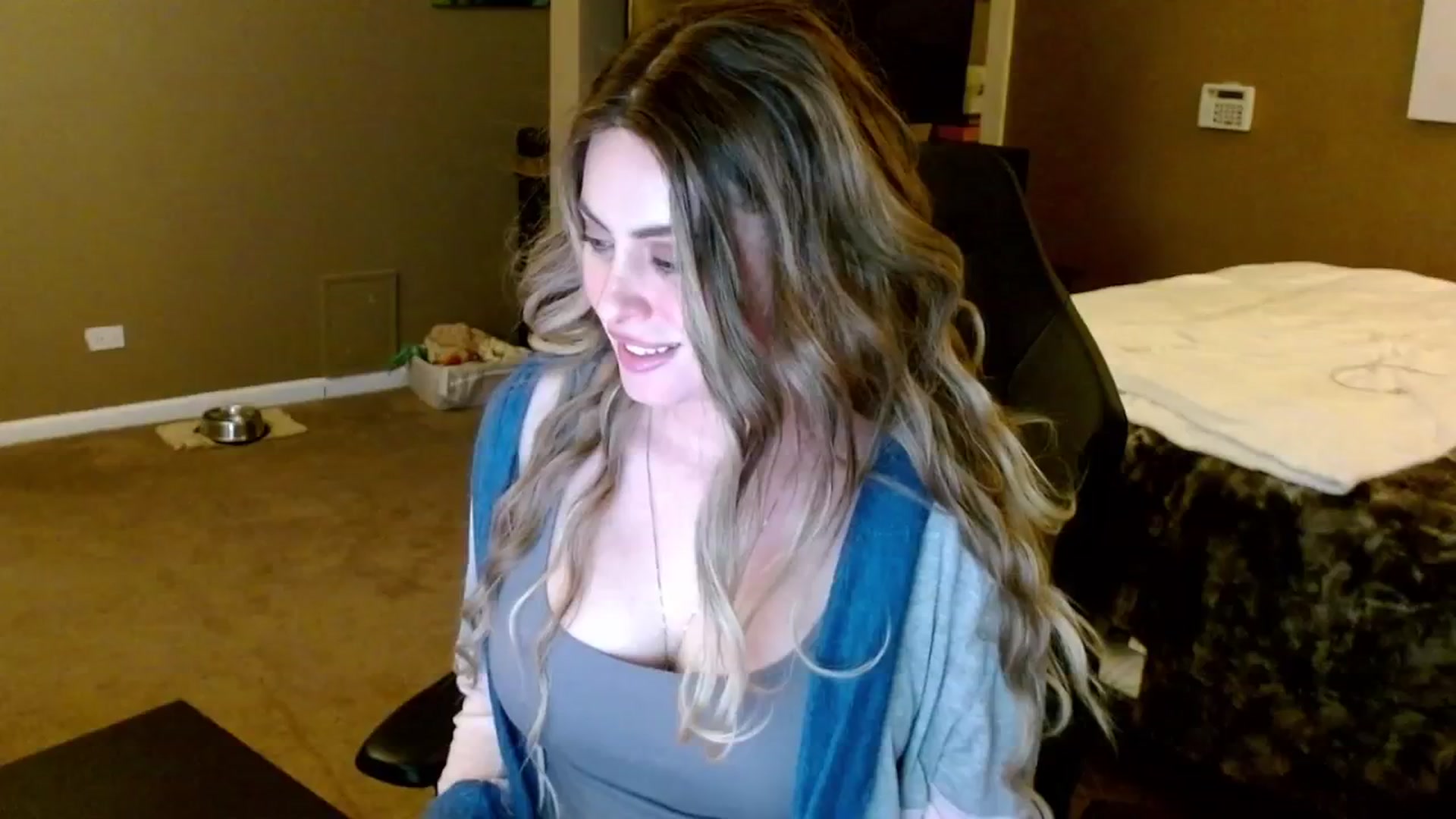 Gallery image thumbnail from theLoveGuru's myfreecams stream on, 11/08/2024, 04:15 image 4 of 20