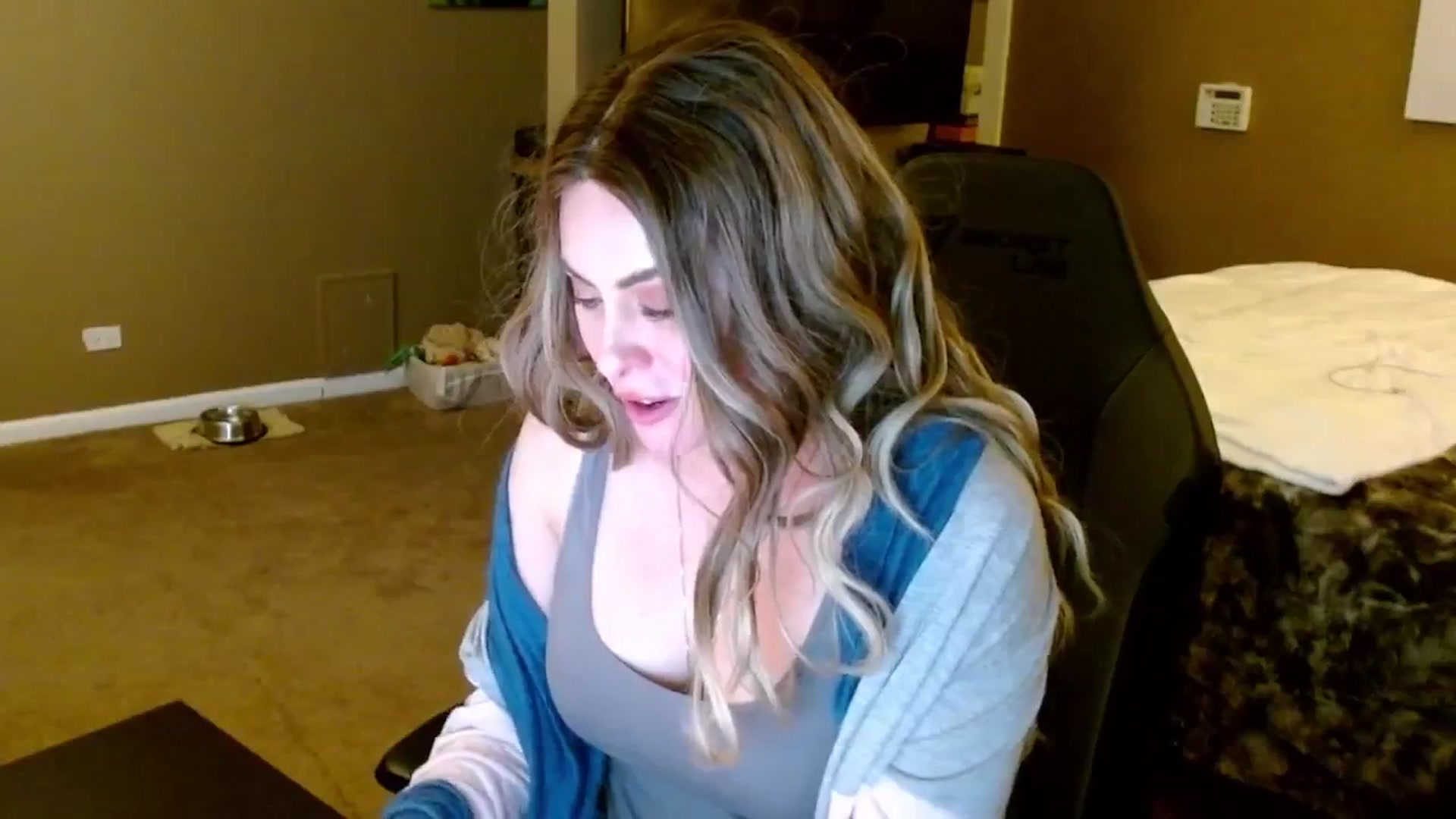 Gallery image thumbnail from theLoveGuru's myfreecams stream on, 11/08/2024, 05:27 image 5 of 20